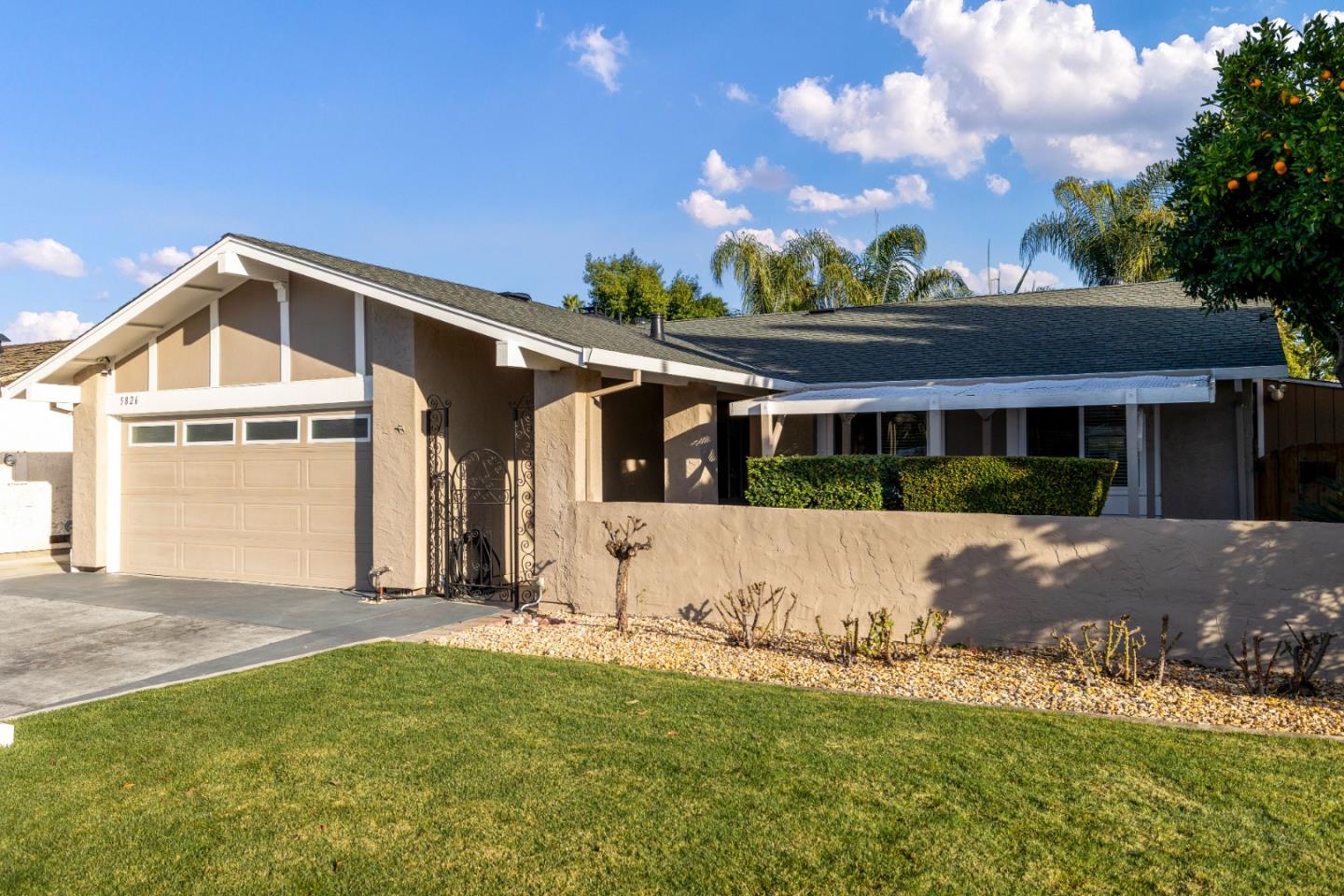 5826 Hillview Avenue