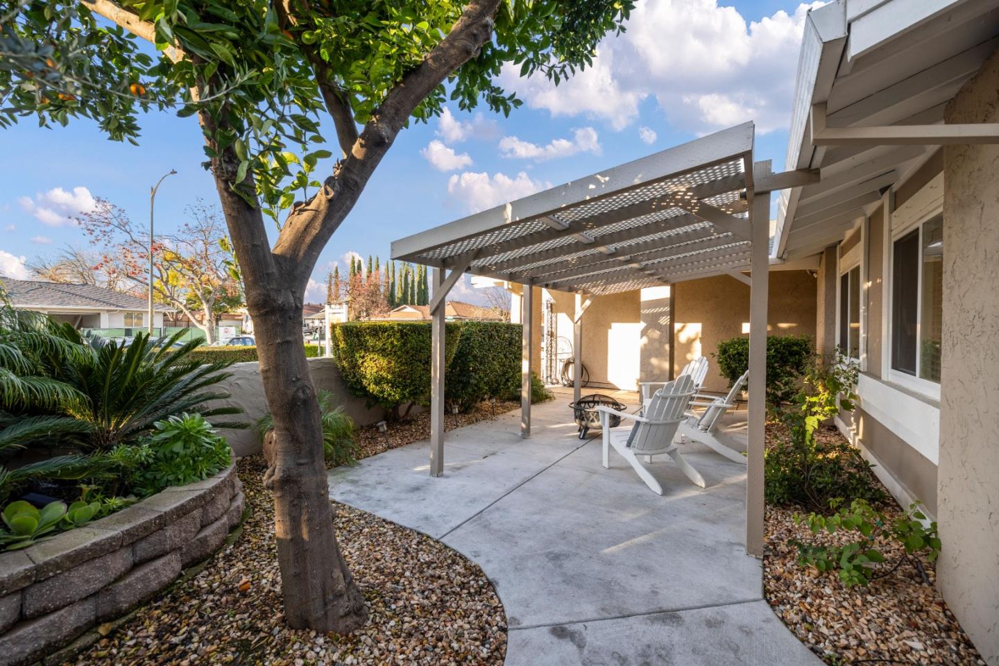 5826 Hillview Avenue