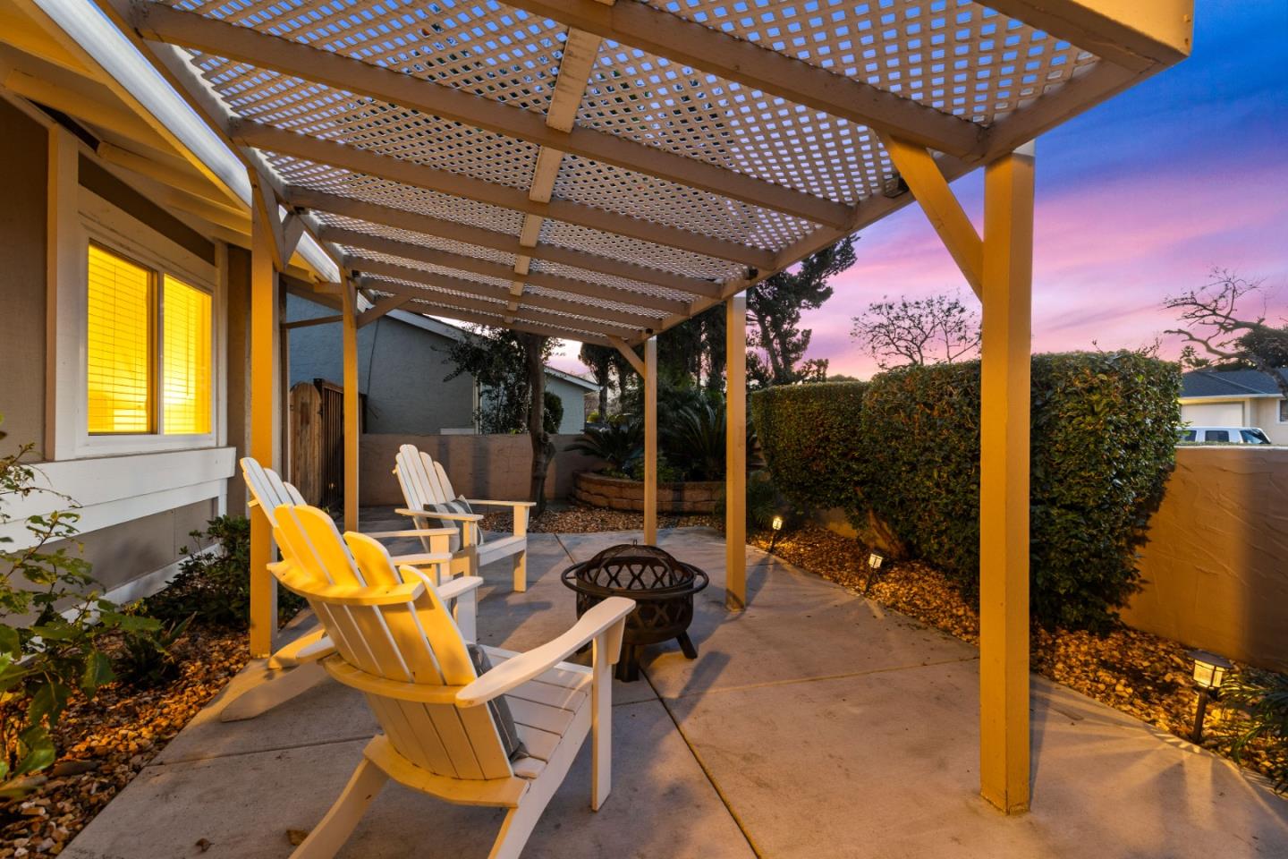 5826 Hillview Avenue