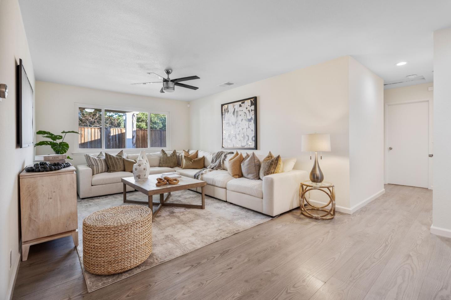 5826 Hillview Avenue