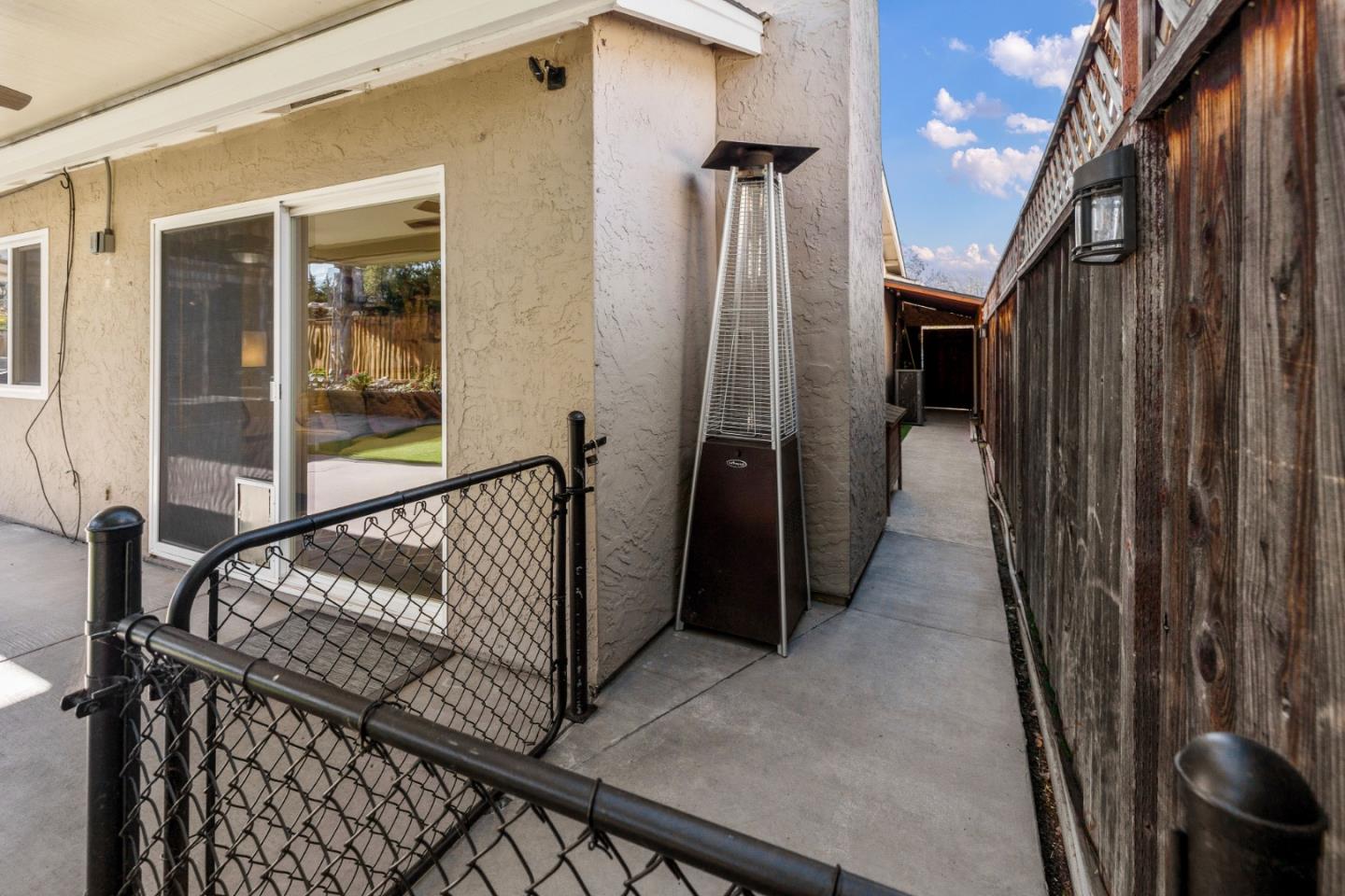 5826 Hillview Avenue