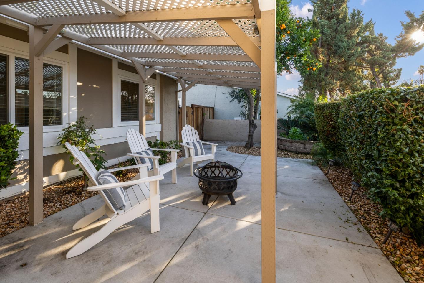 5826 Hillview Avenue