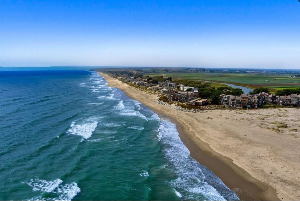 7 Pelican Point