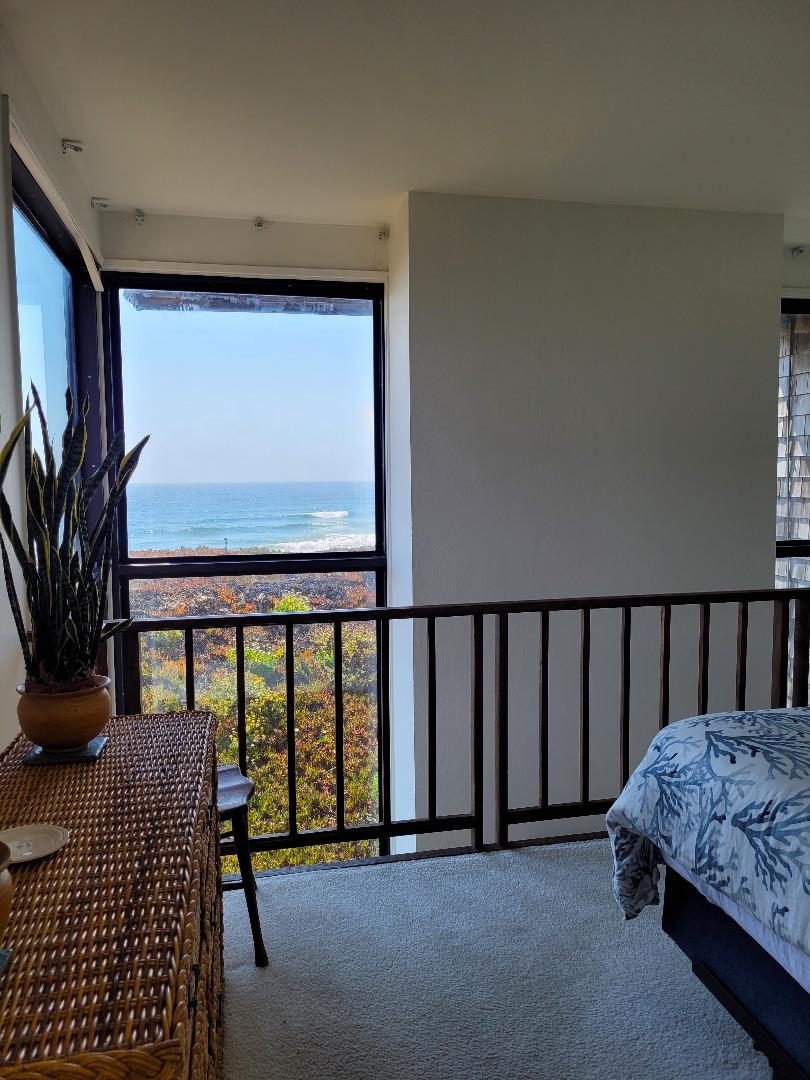 7 Pelican Point