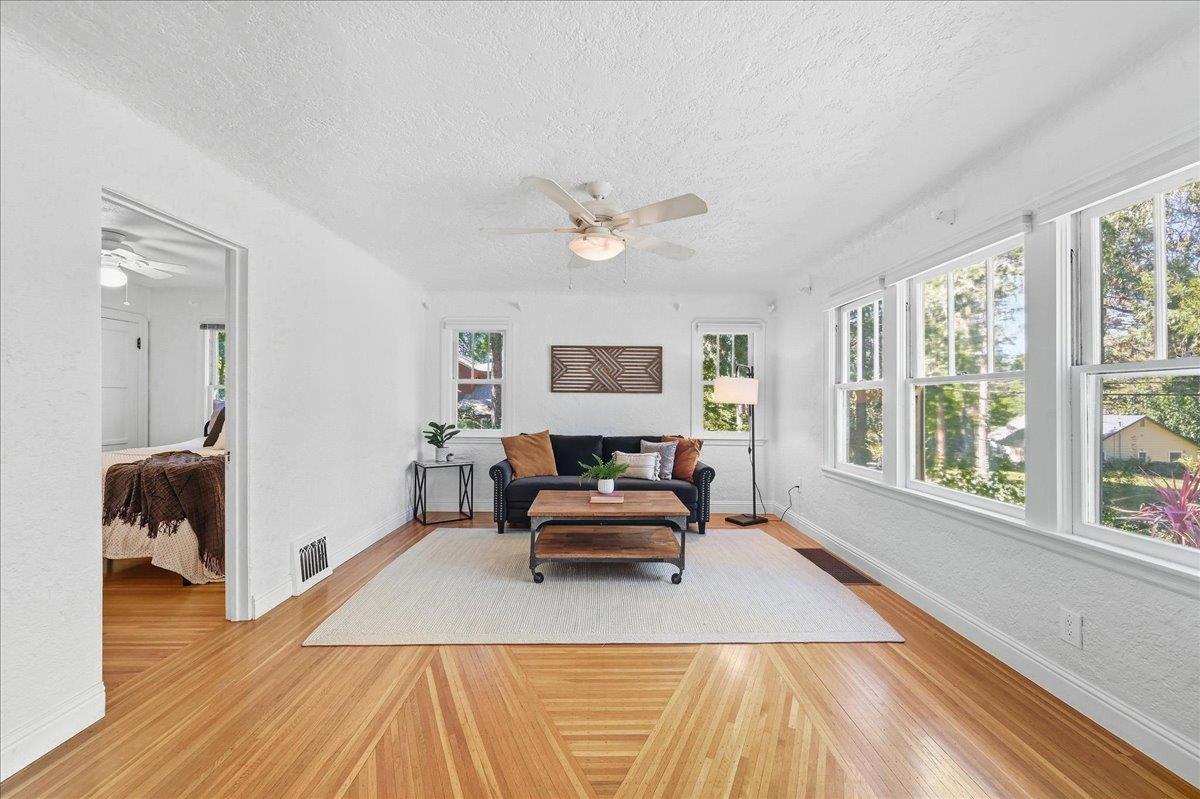 11077 Squirrel Creek RD
