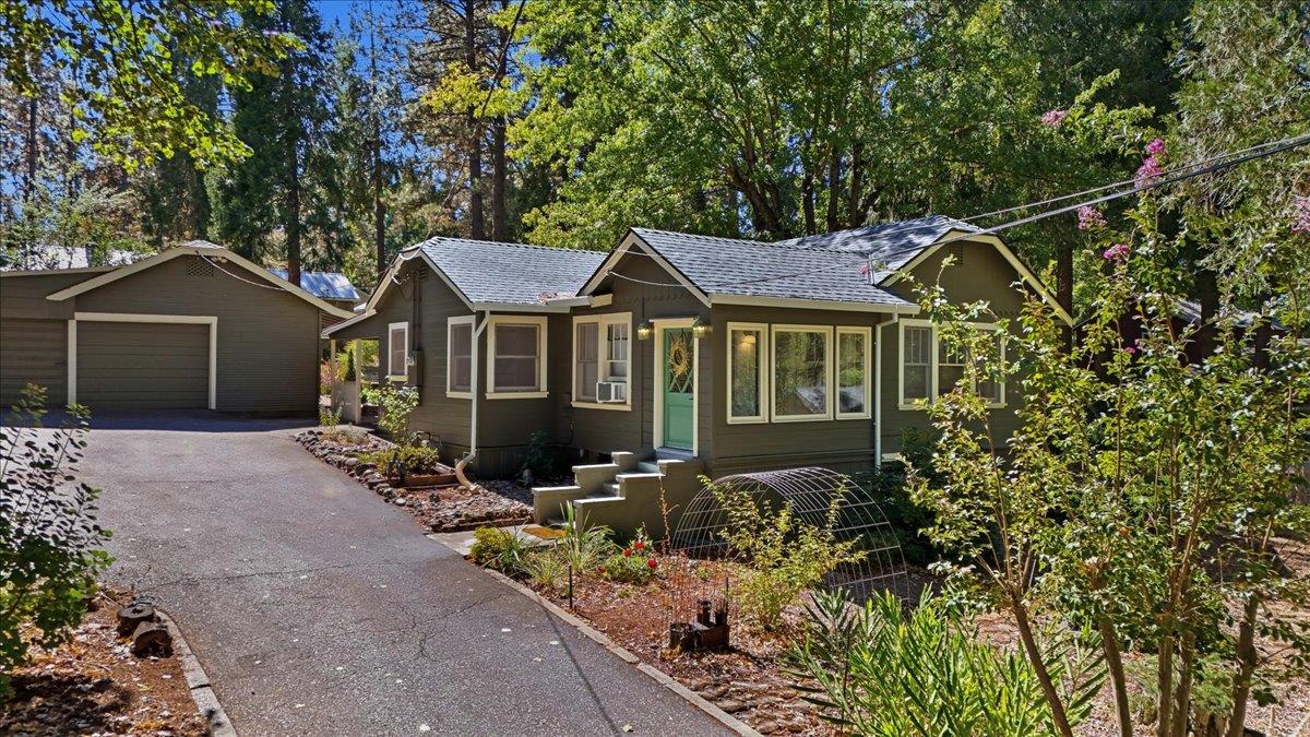 11077 Squirrel Creek RD