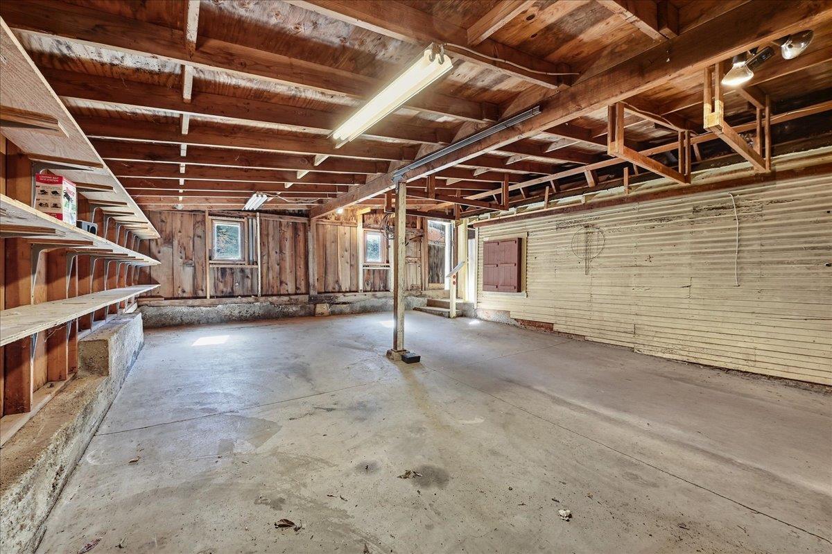 11077 Squirrel Creek RD