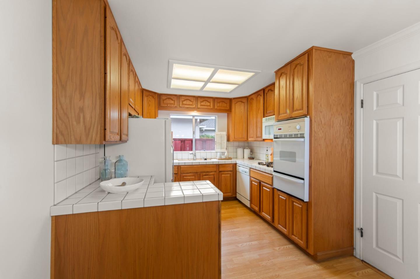 298 Leota AVE