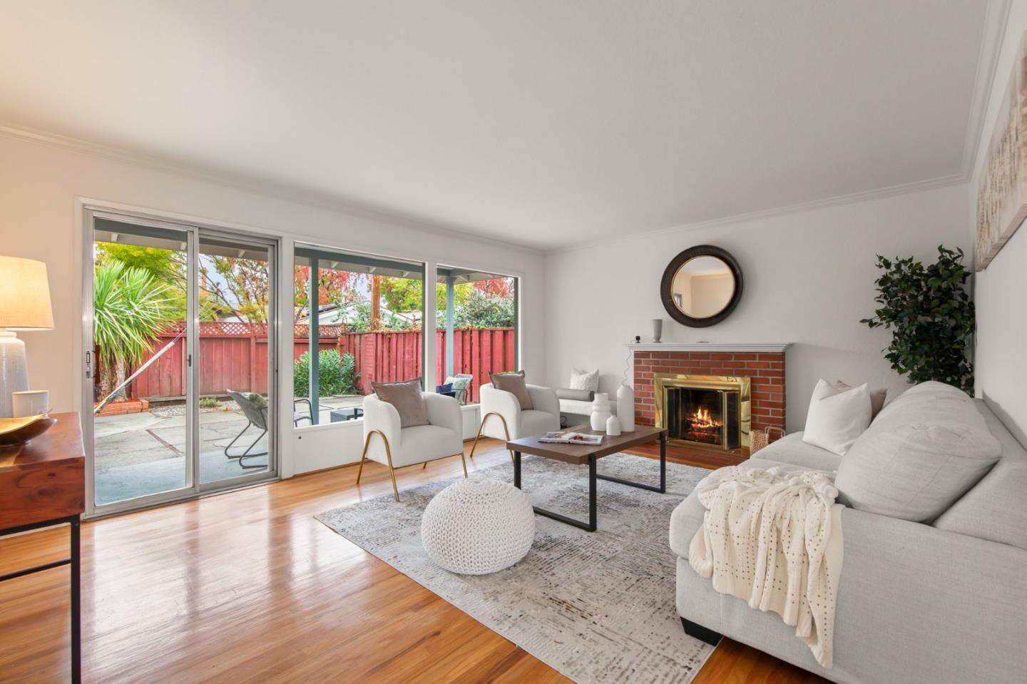 298 Leota AVE