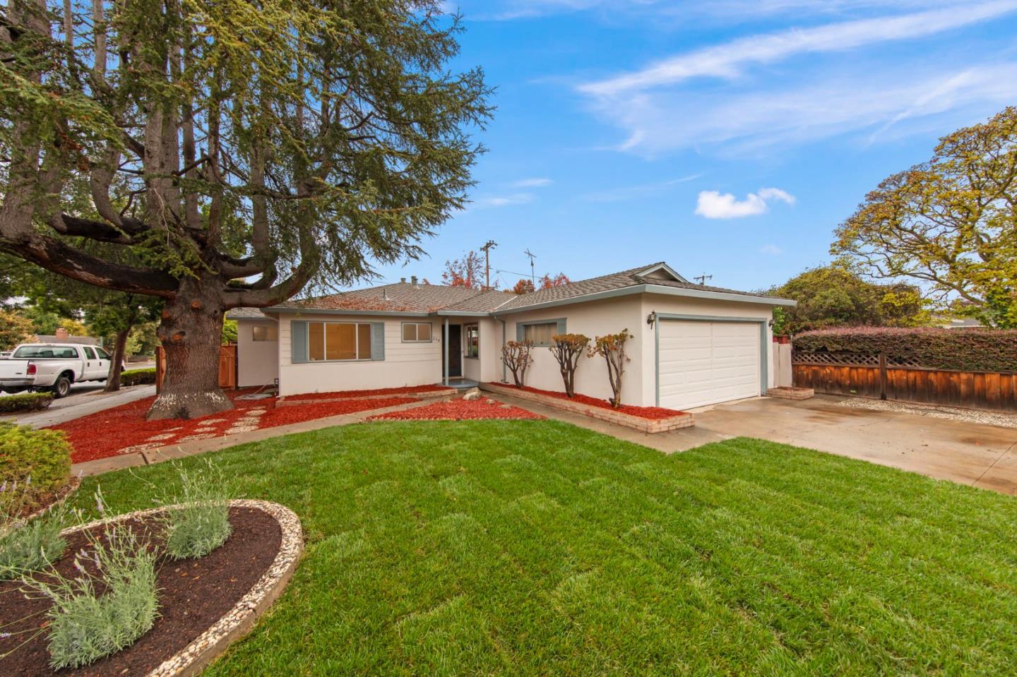 298 Leota AVE