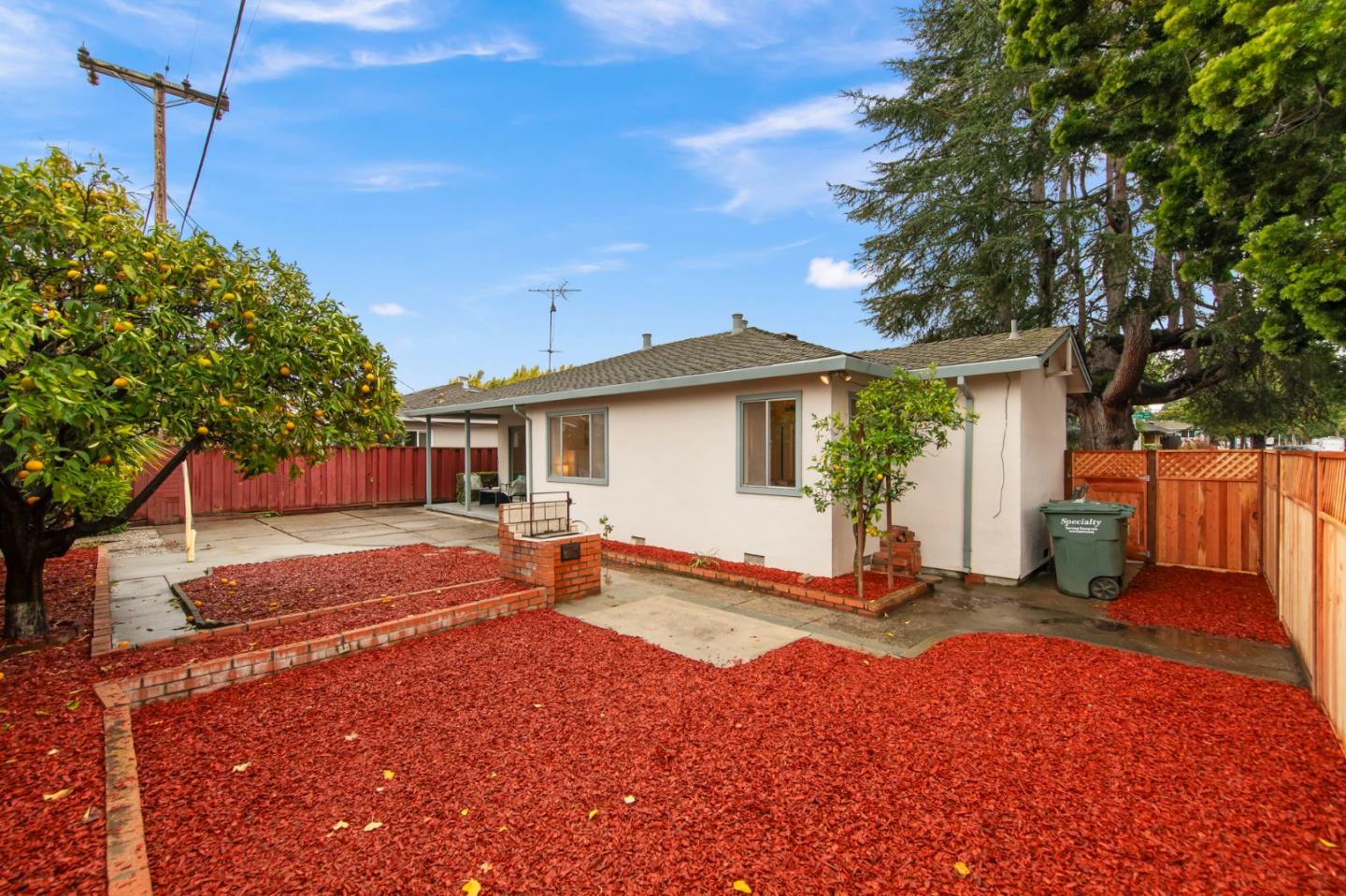 298 Leota AVE