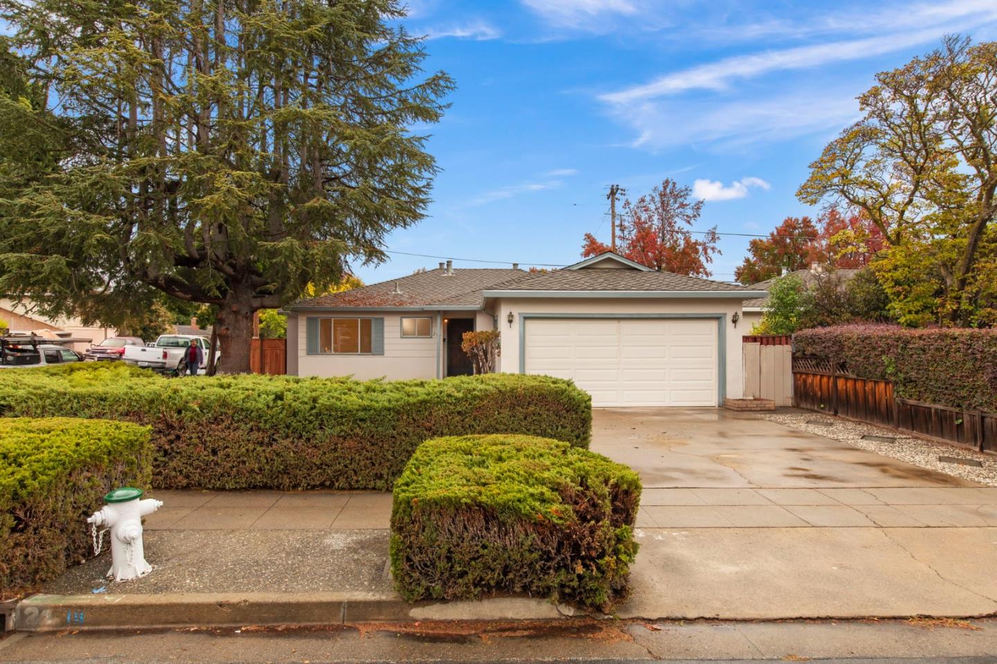 298 Leota AVE