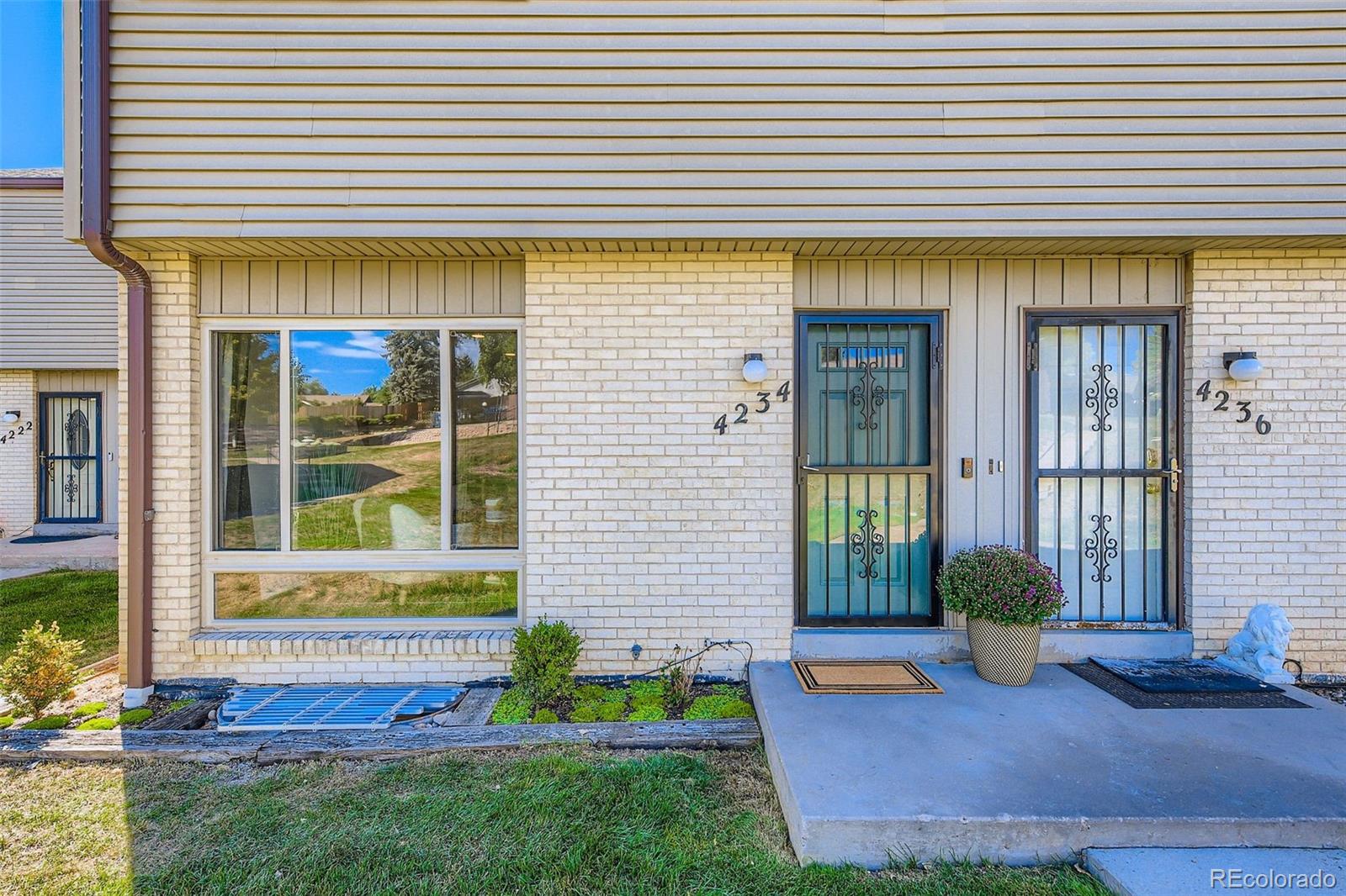 4234 W Pondview Drive