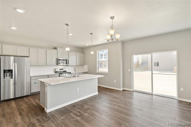18339 Field Mint Point