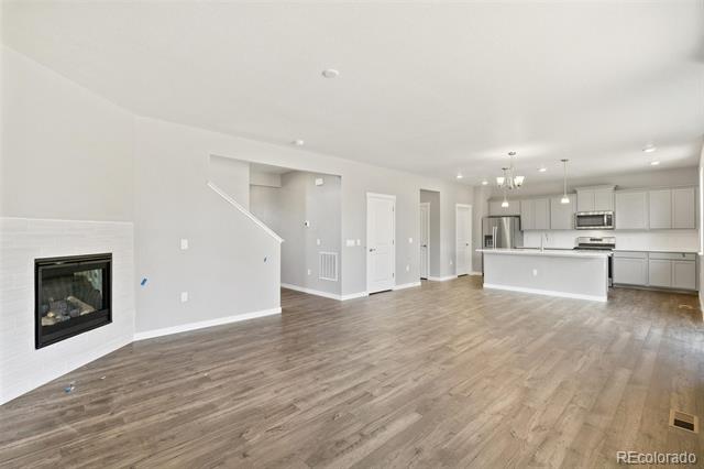 18339 Field Mint Point
