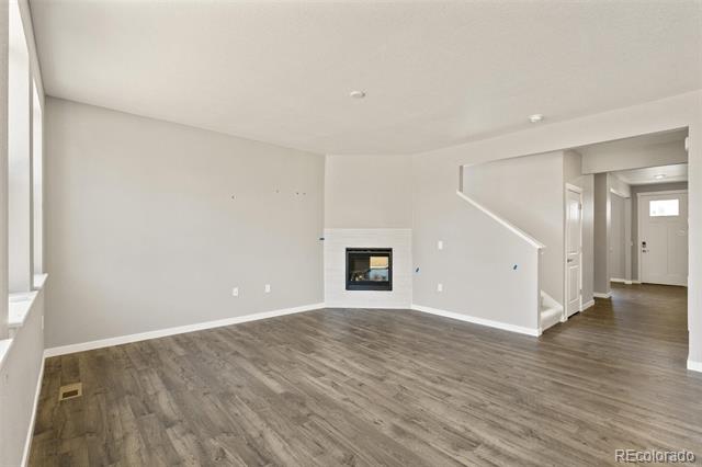 18339 Field Mint Point