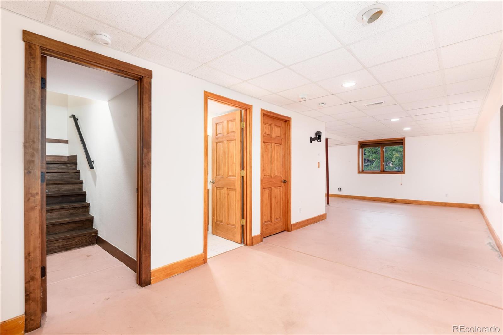 8498 Lightening View Drive