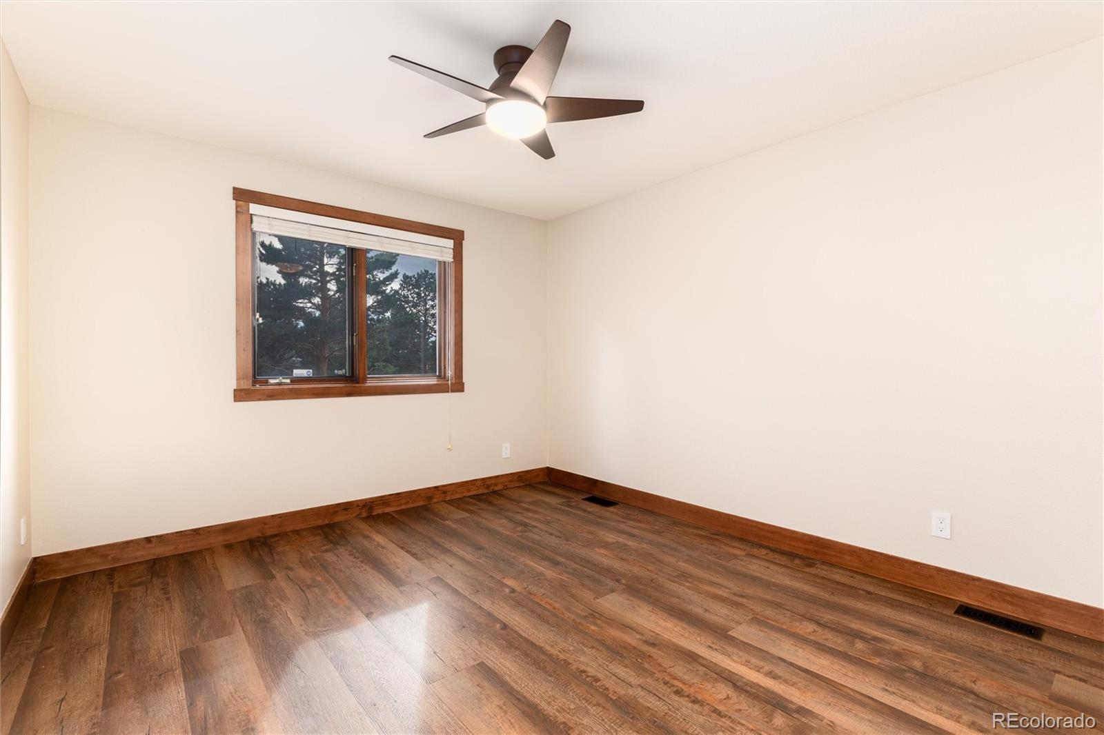 8498 Lightening View Drive