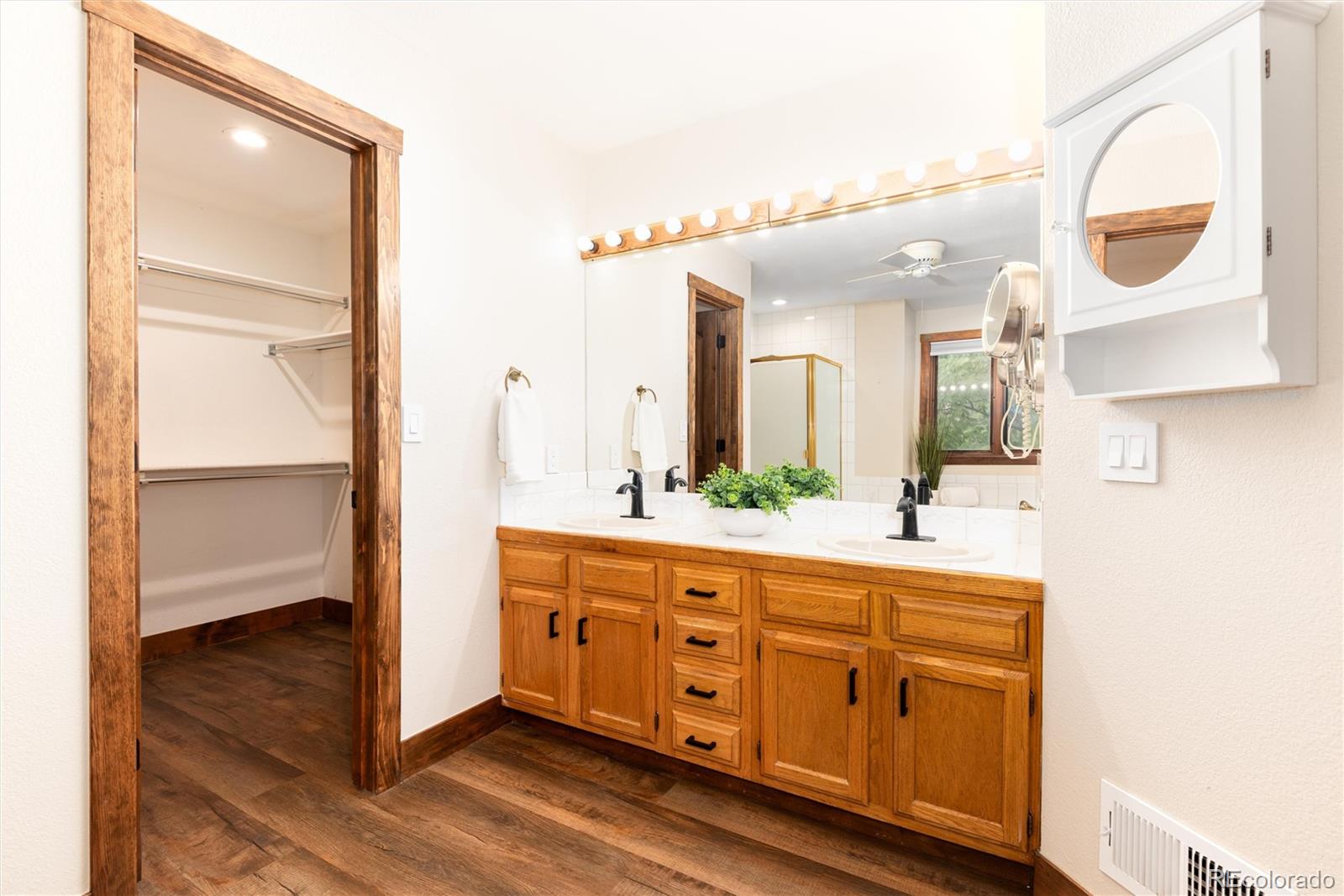 8498 Lightening View Drive