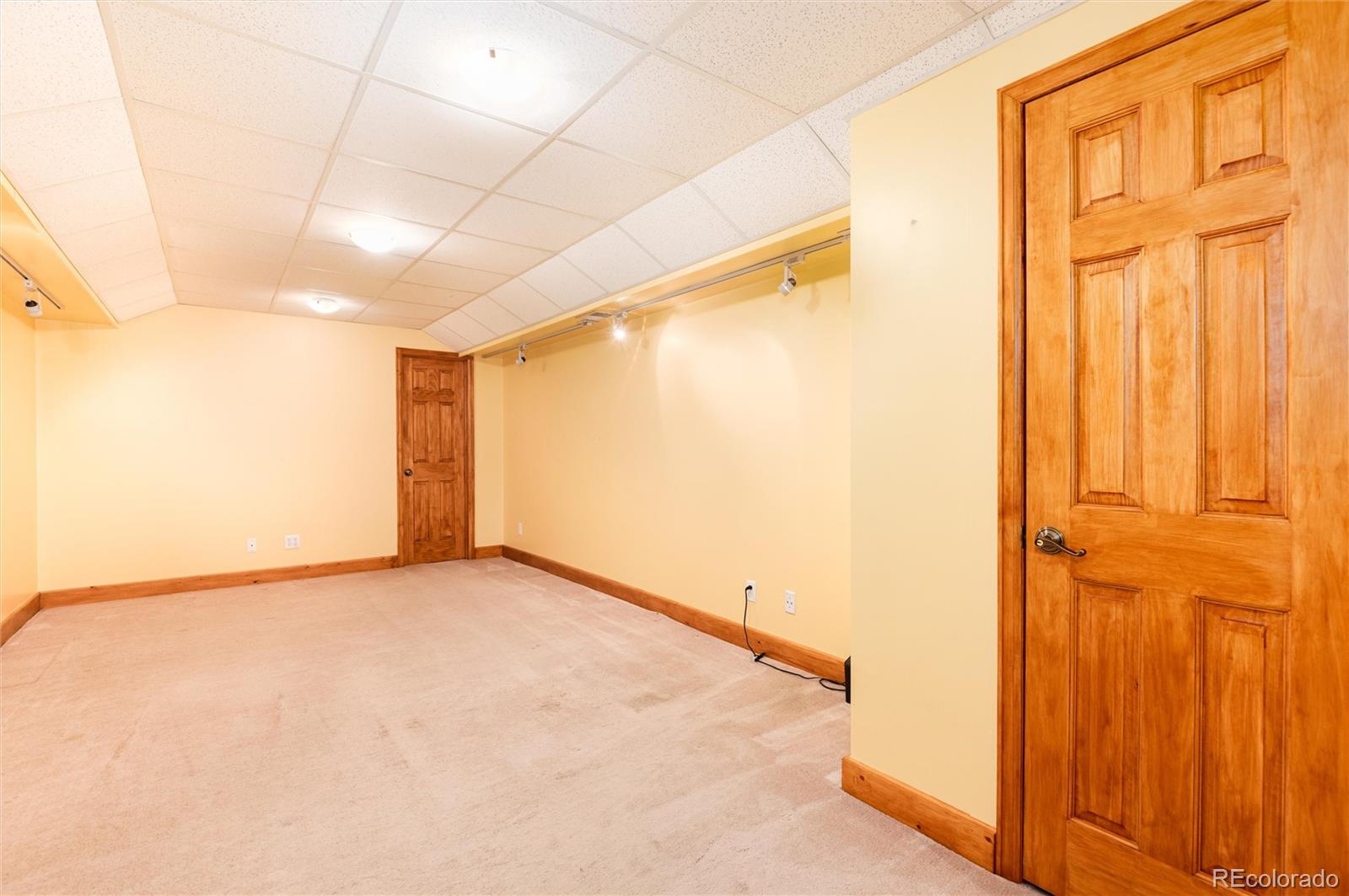 8498 Lightening View Drive