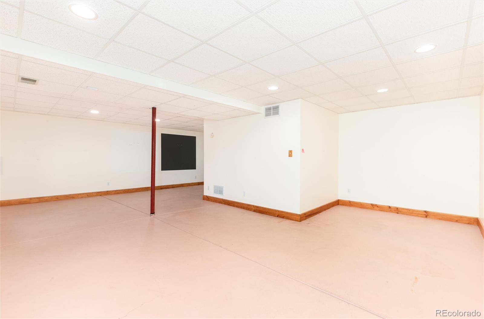 8498 Lightening View Drive