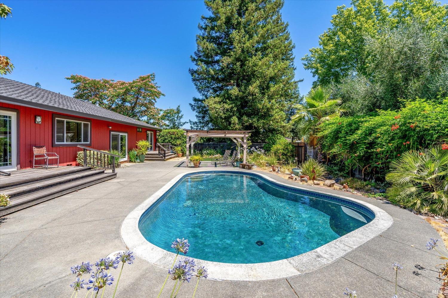 St. Helena Lifestyle Awaits