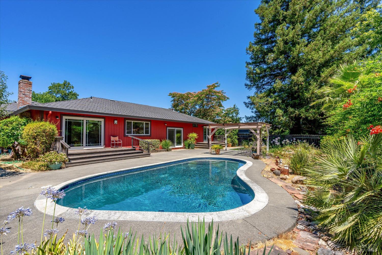 St. Helena Lifestyle Awaits