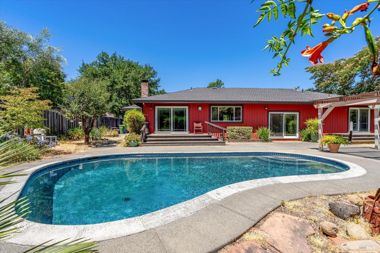 St. Helena Lifestyle Awaits