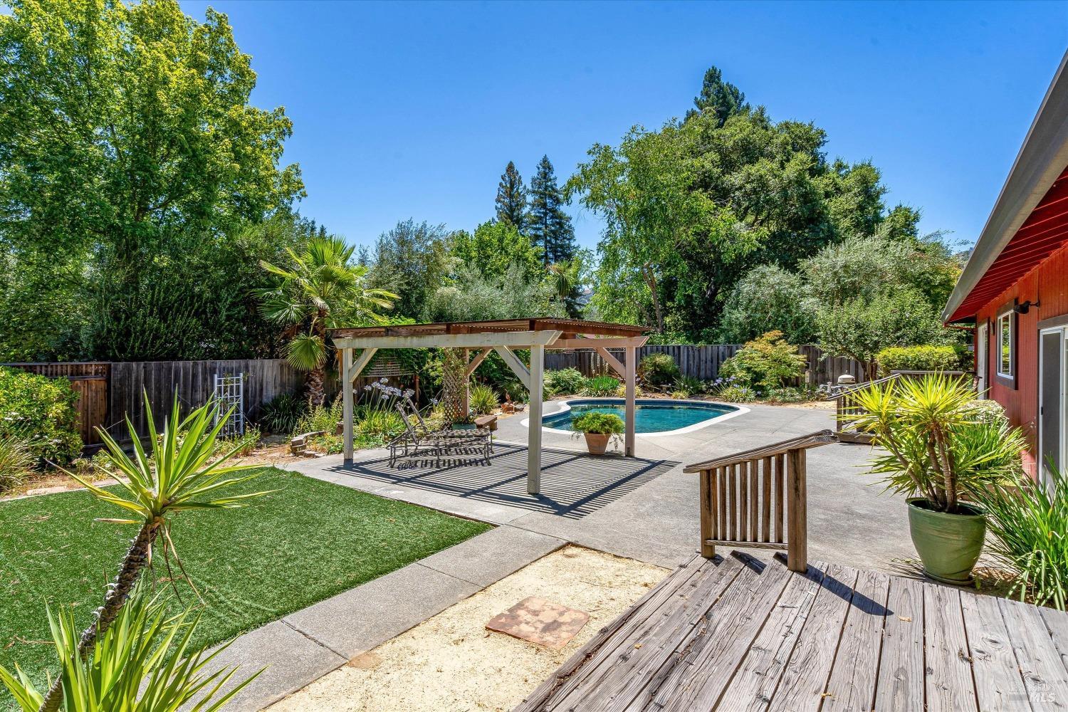 St. Helena Lifestyle Awaits