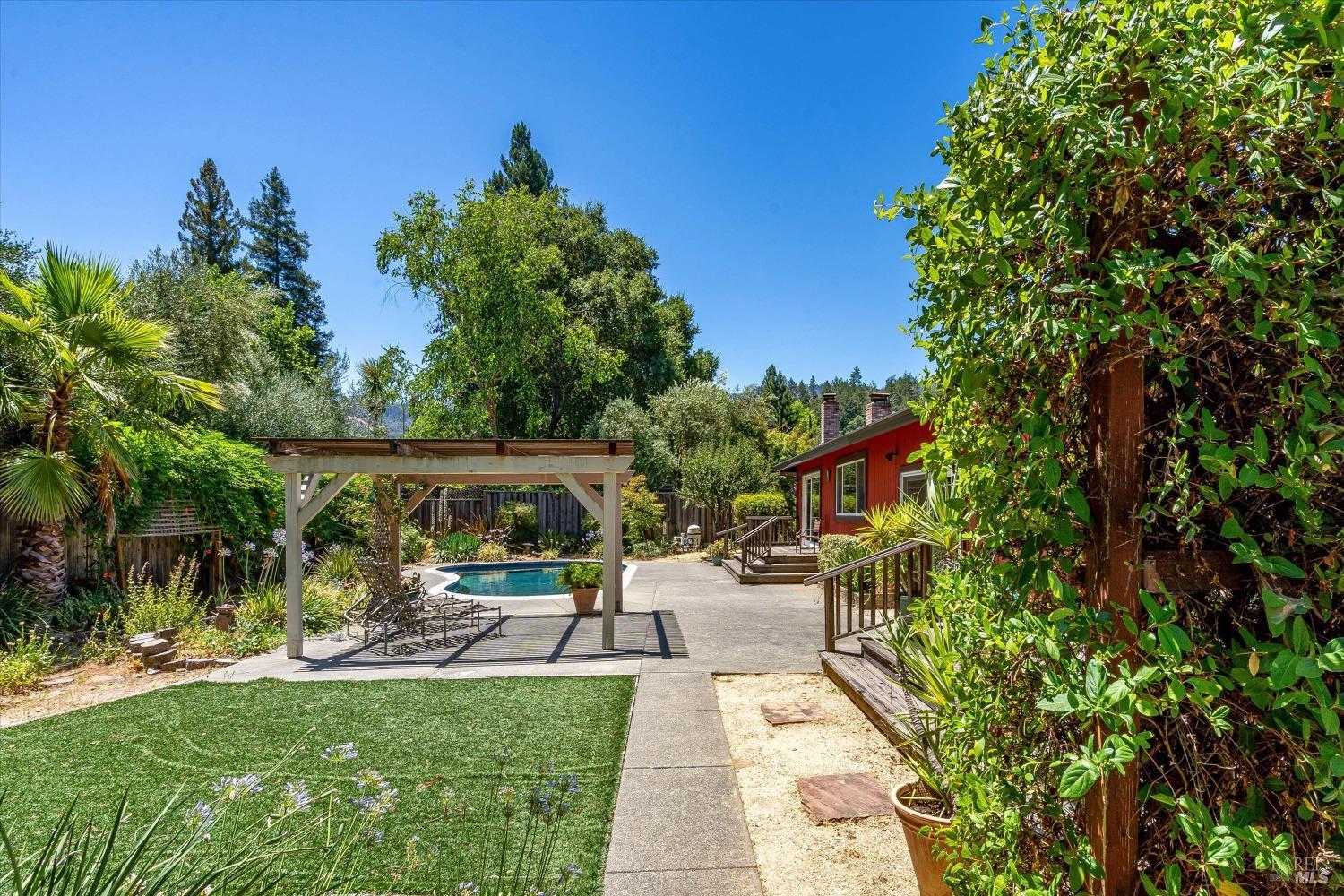 St. Helena Lifestyle Awaits