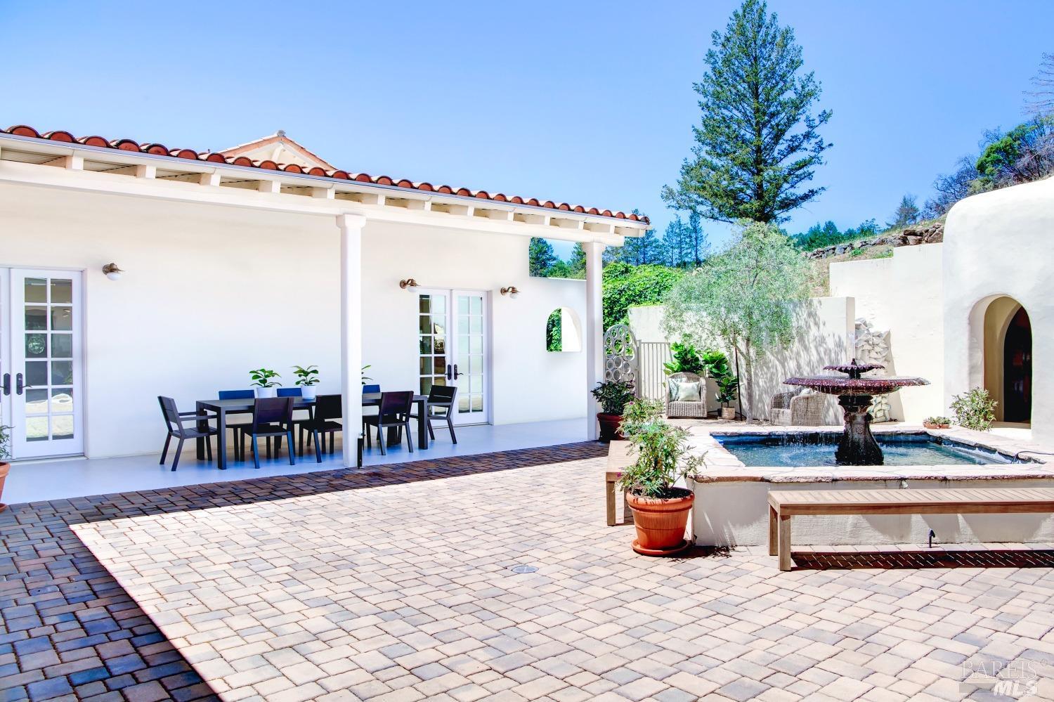 Modern Contemporary Estate