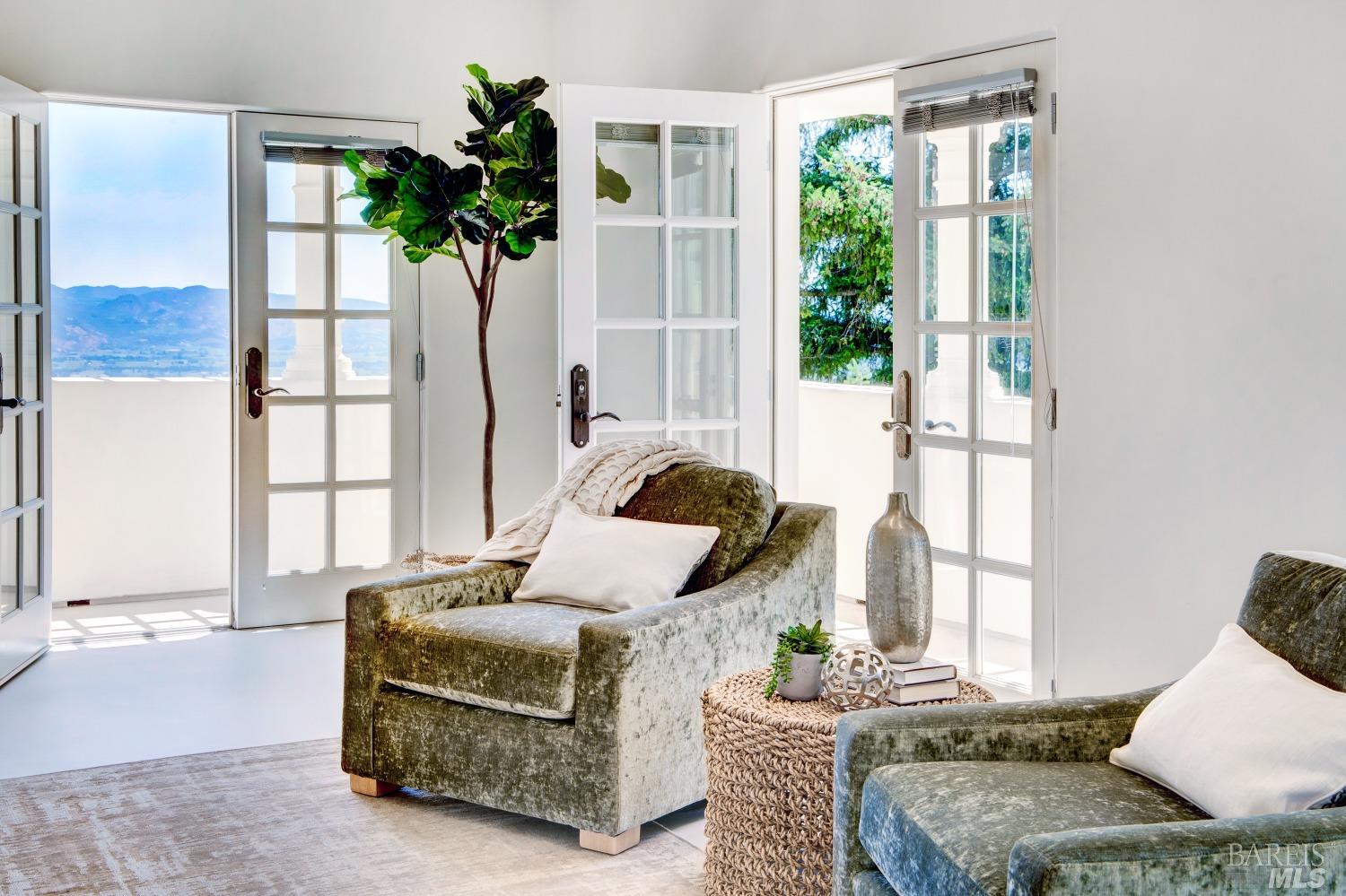 Modern Contemporary Estate