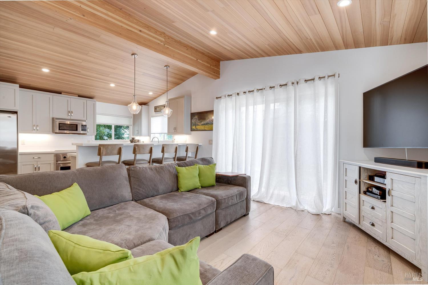 Calistoga Lifestyle Awaits