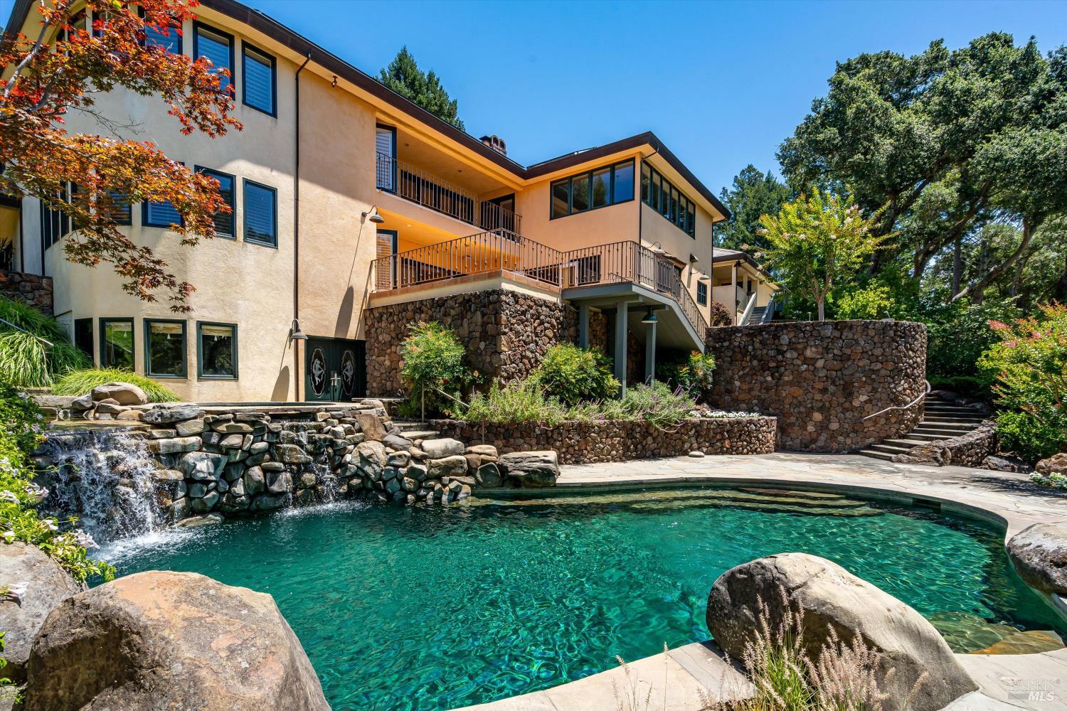 Signature St. Helena Estate