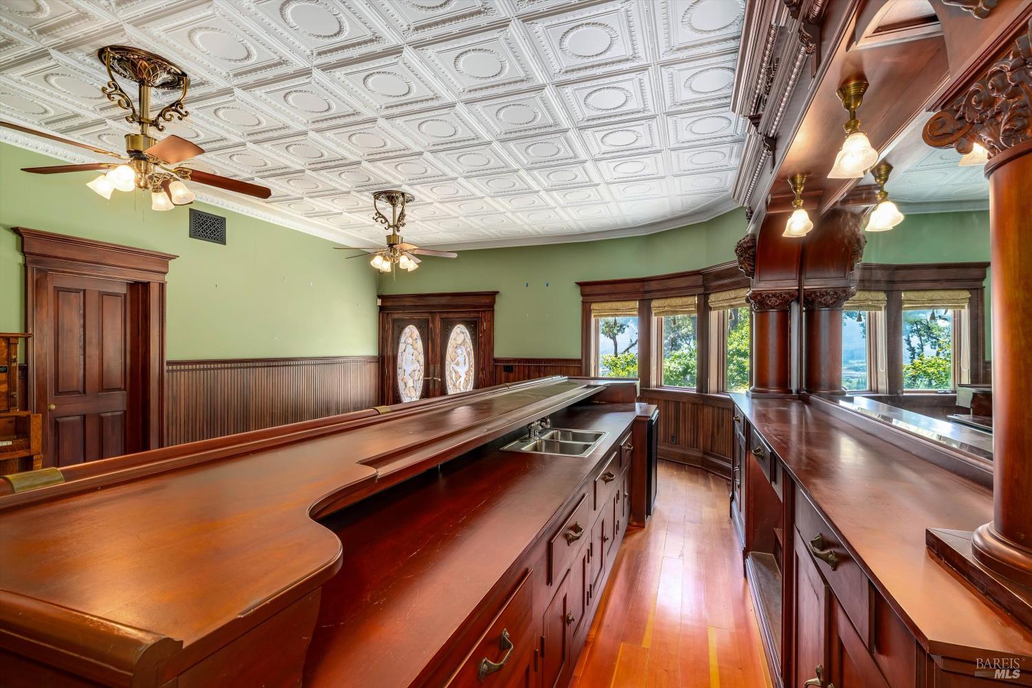 Exquisite St. Helena Provencal-Style Estate