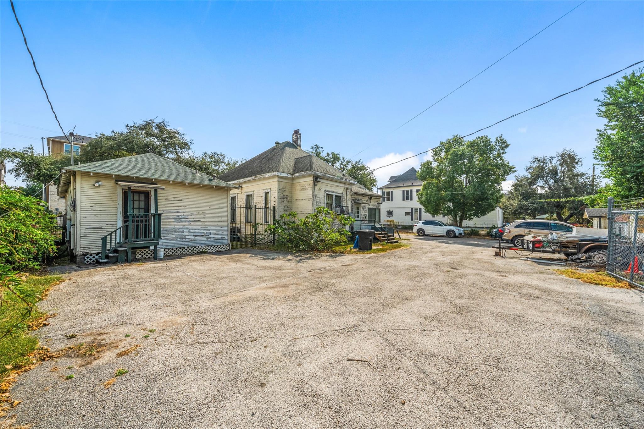 811 Yale Street
