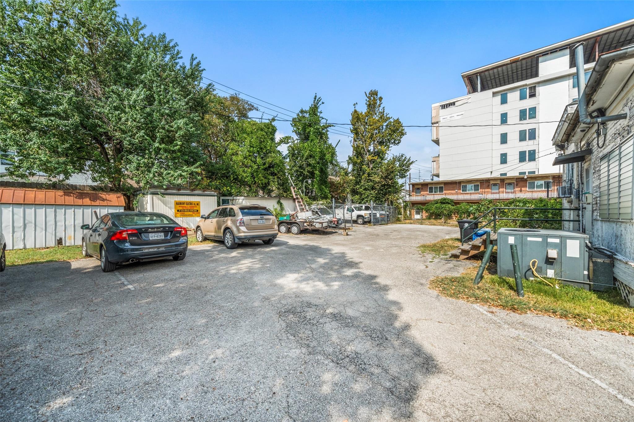 811 Yale Street