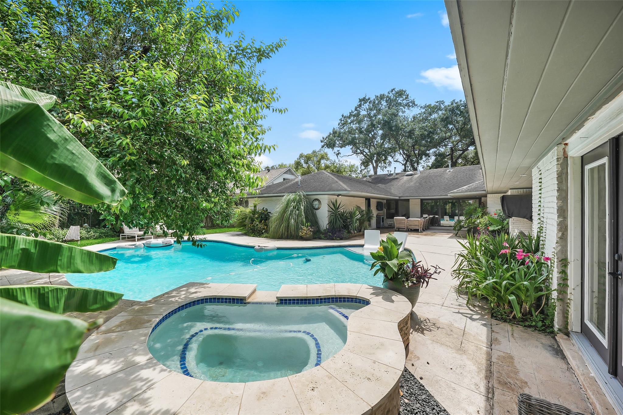 9411 Endicott Lane