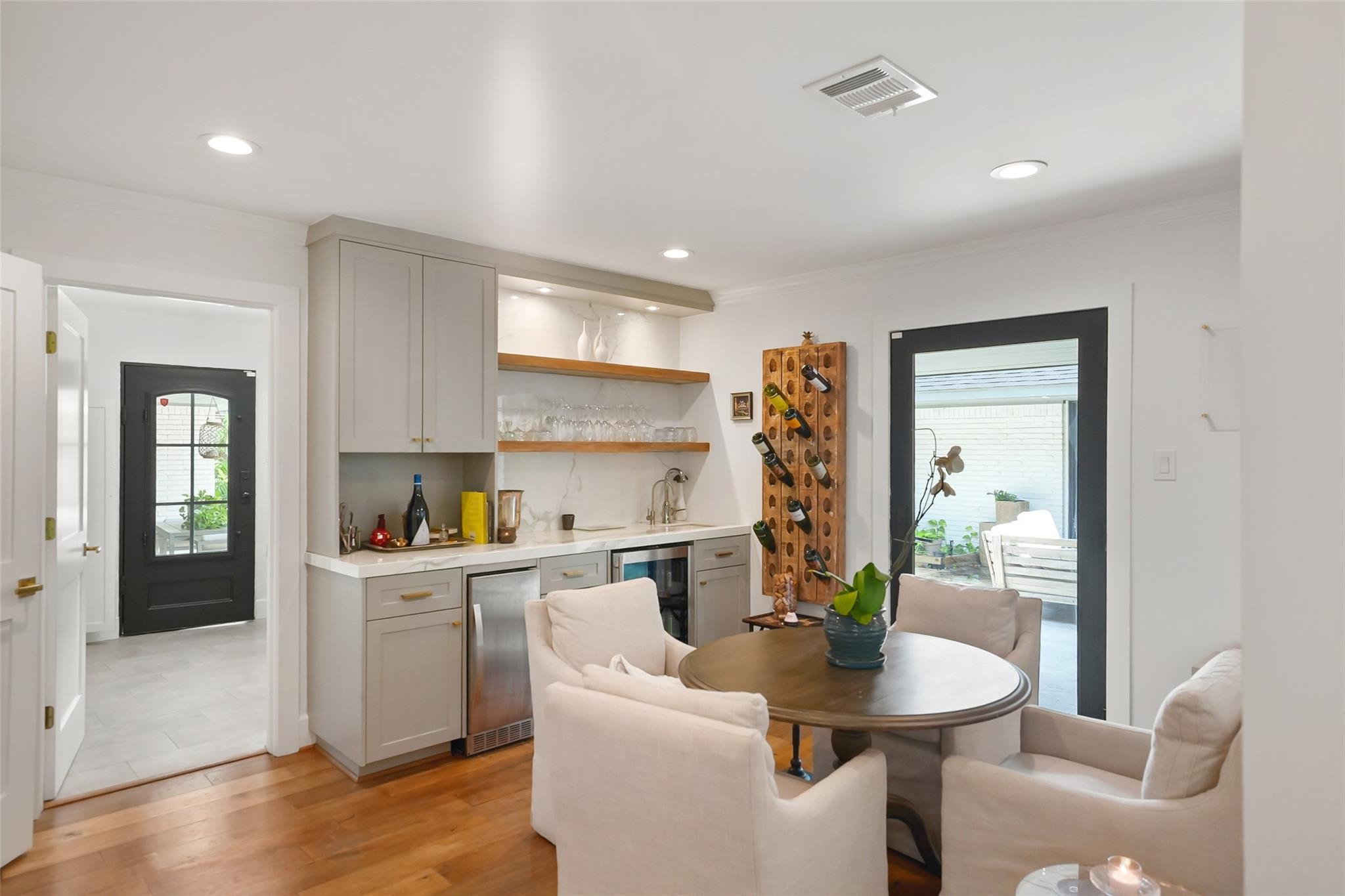 9411 Endicott Lane