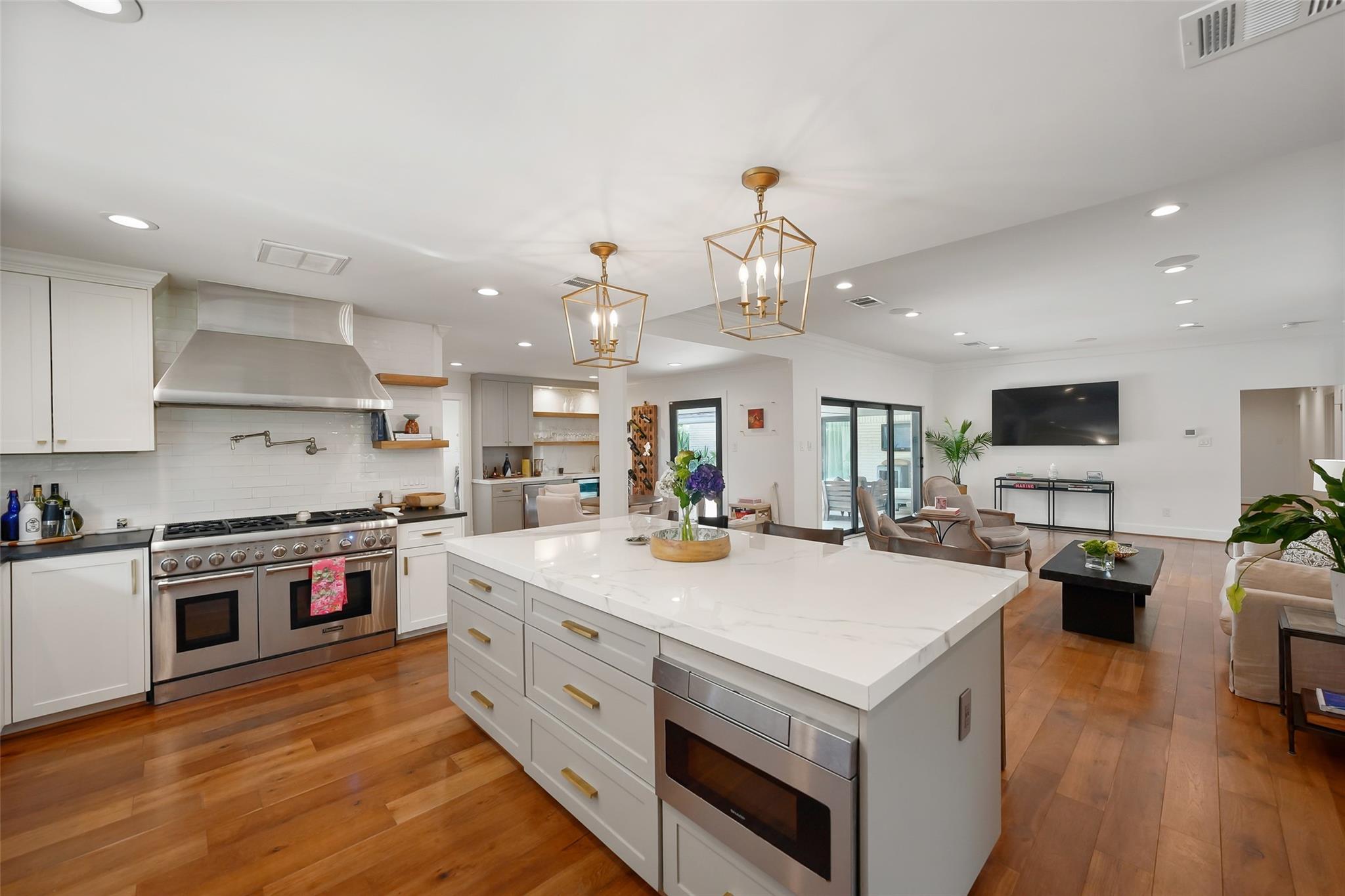 9411 Endicott Lane