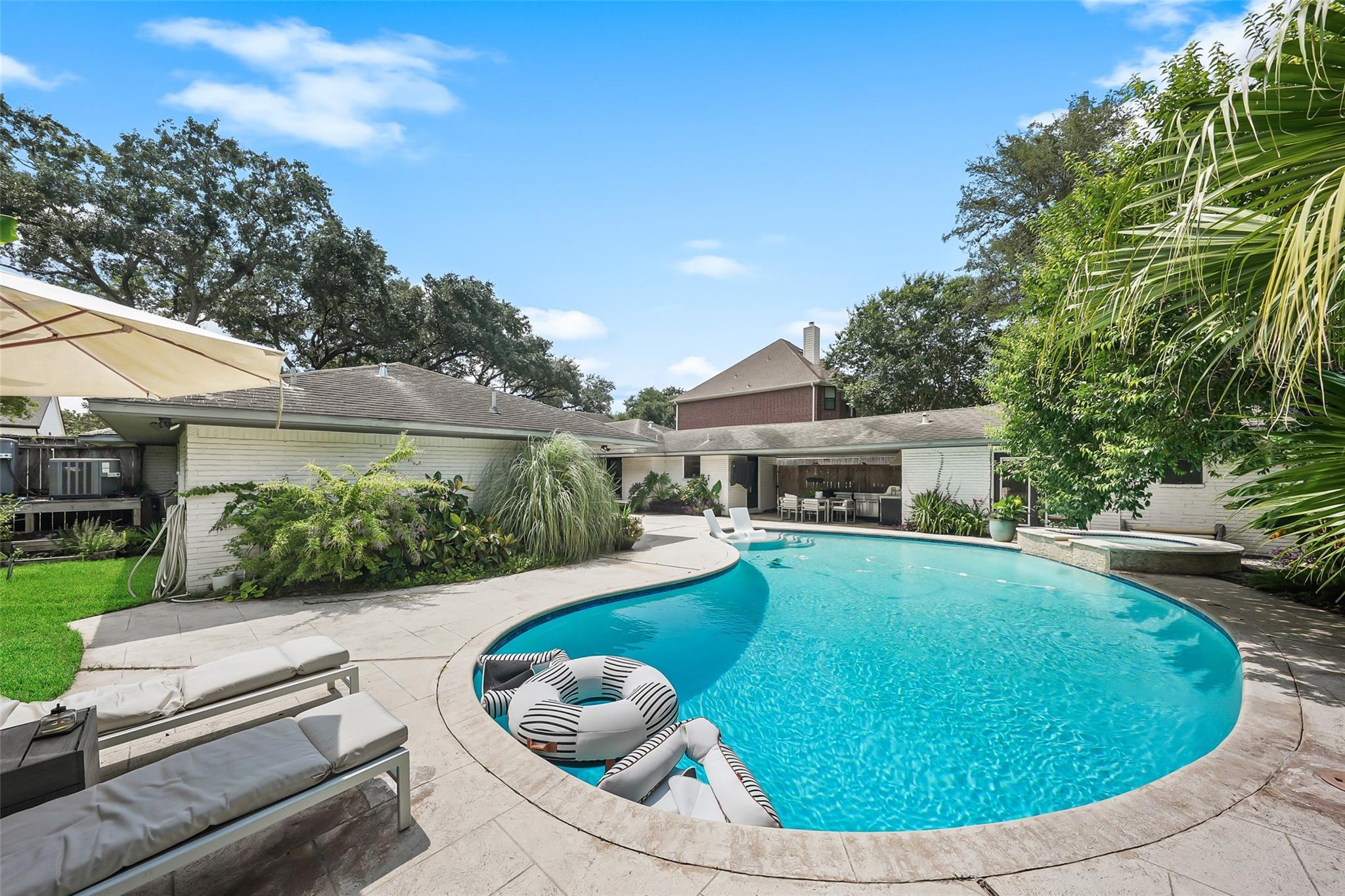9411 Endicott Lane