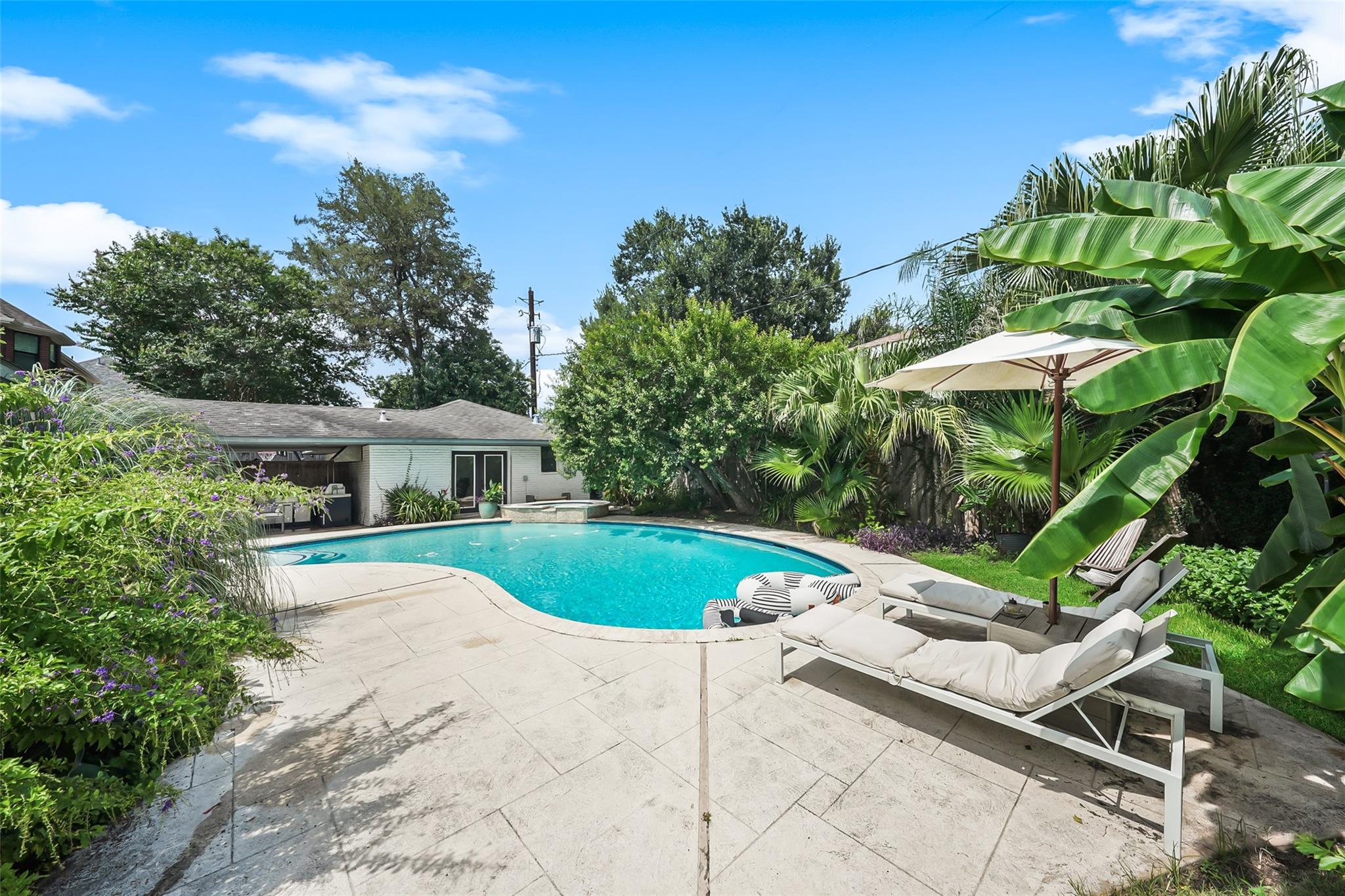 9411 Endicott Lane