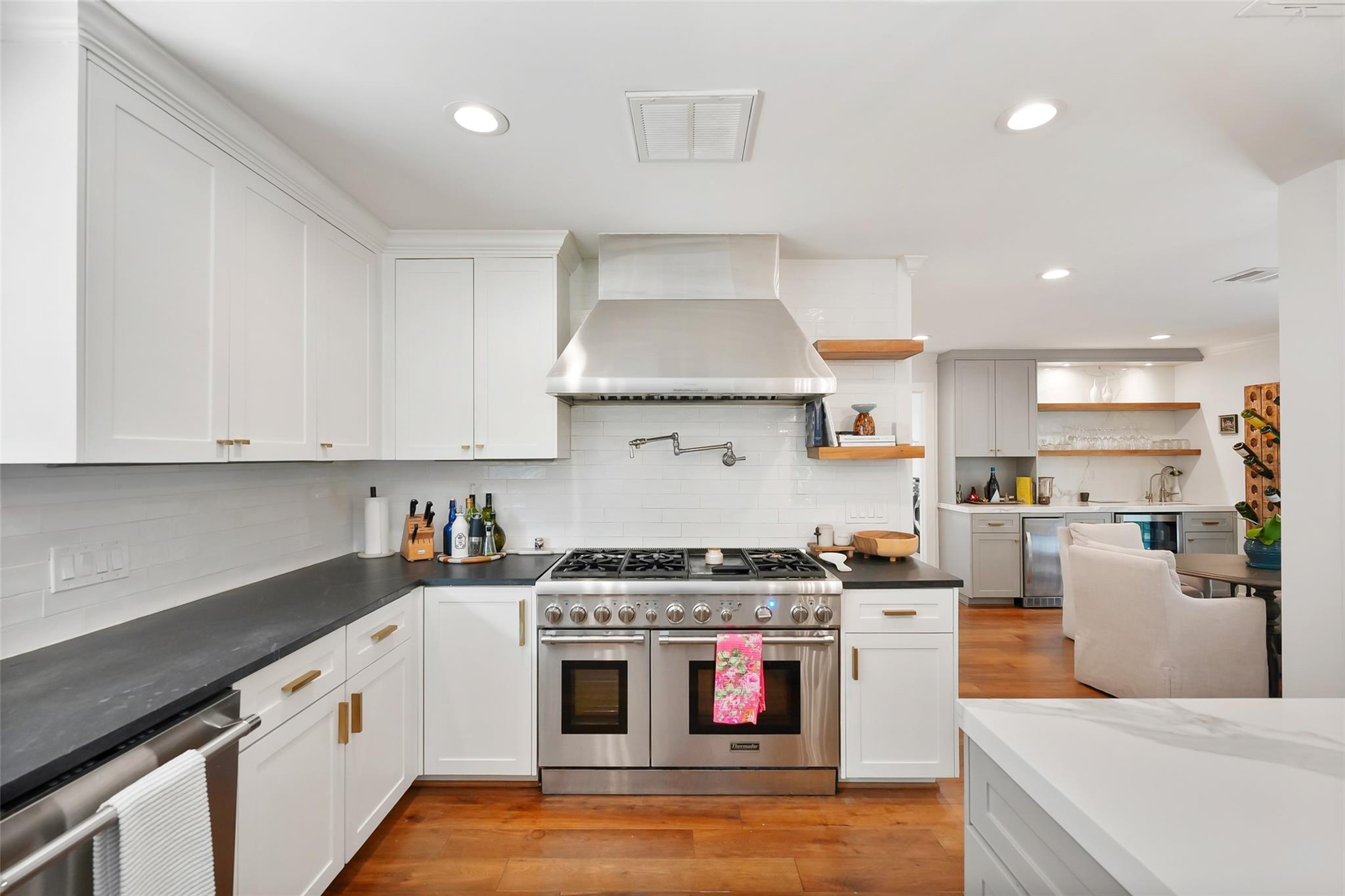 9411 Endicott Lane