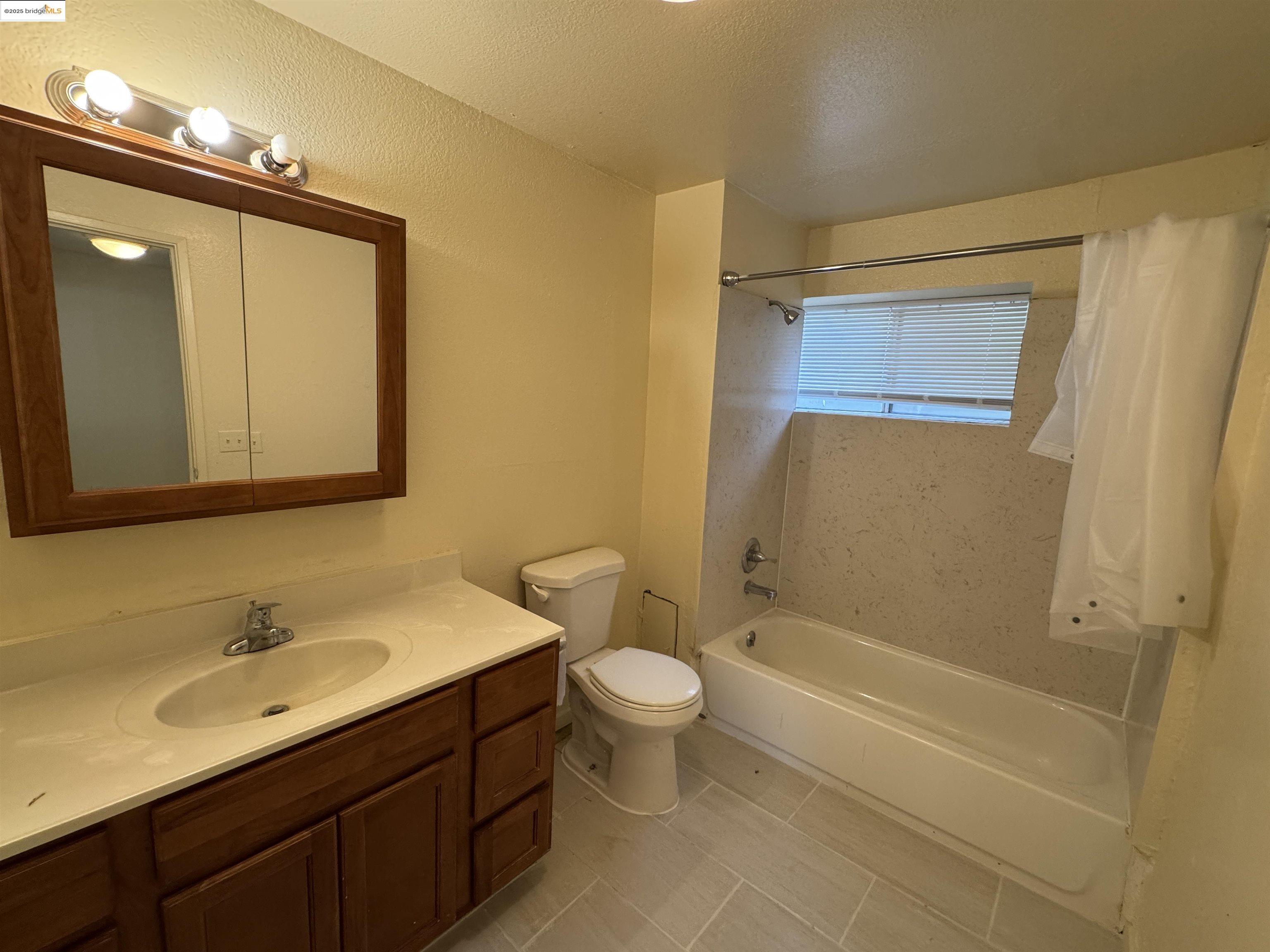 2151 E 24th Street