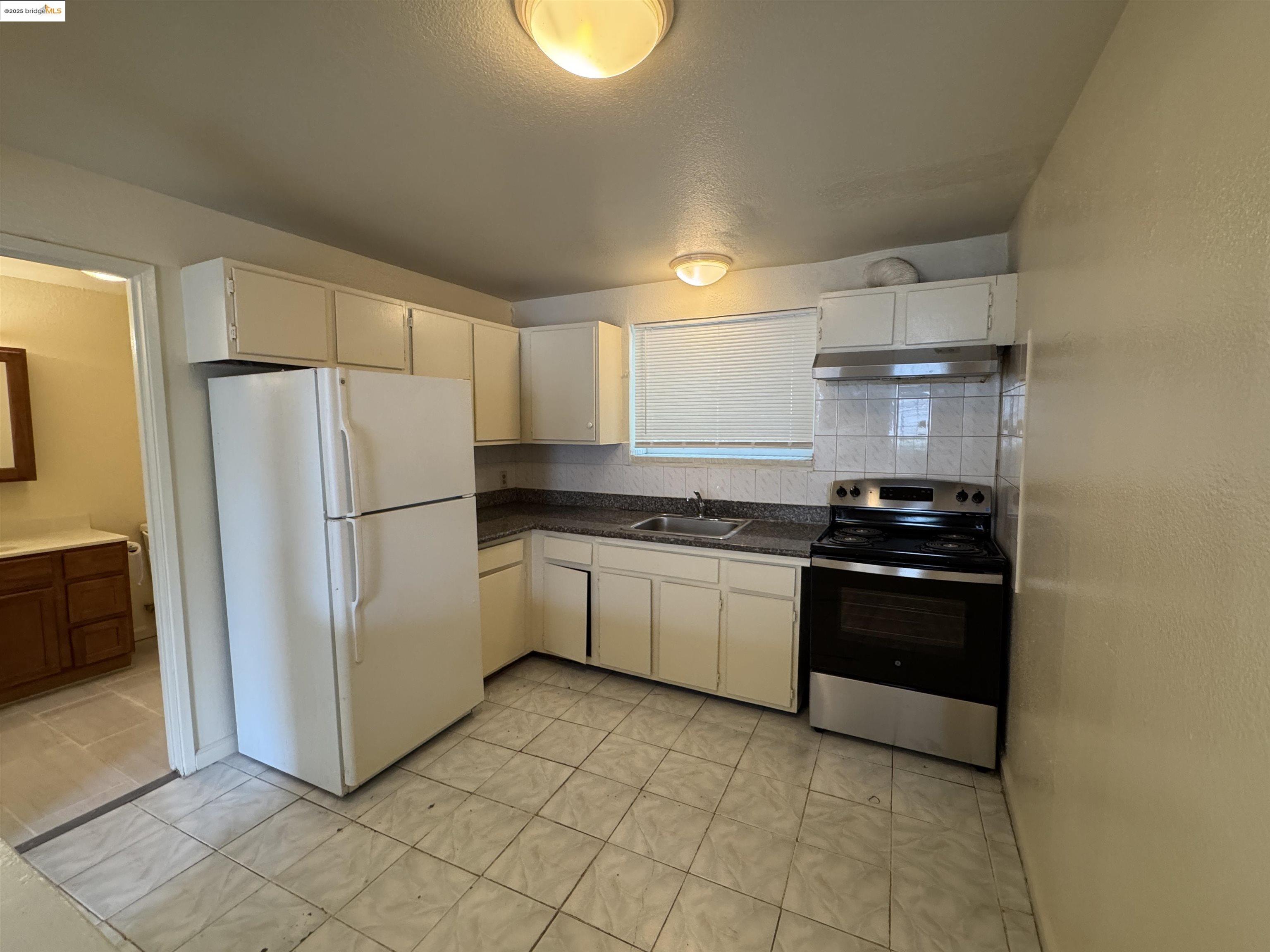 2151 E 24th Street