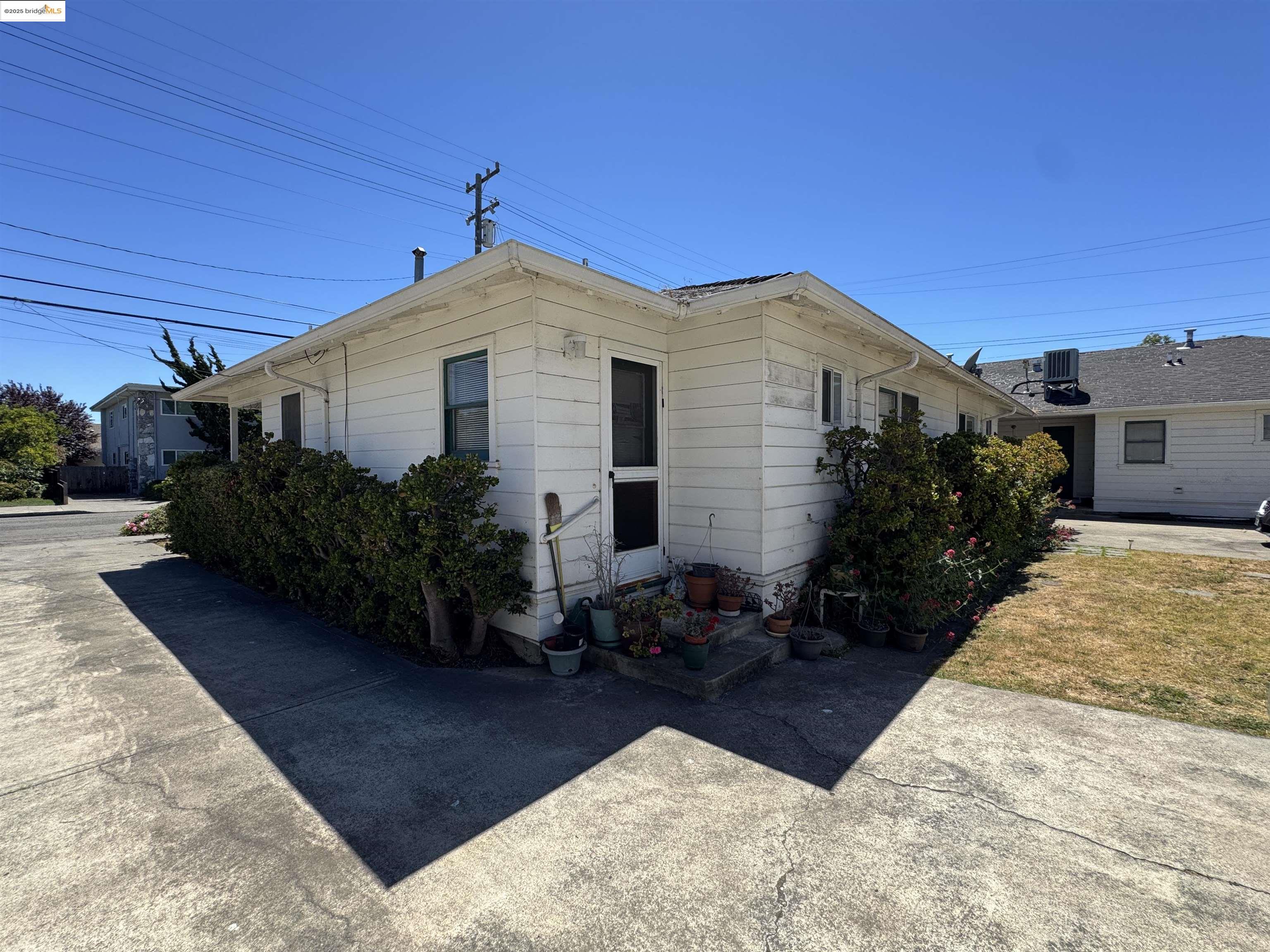 400 Joaquin Ave