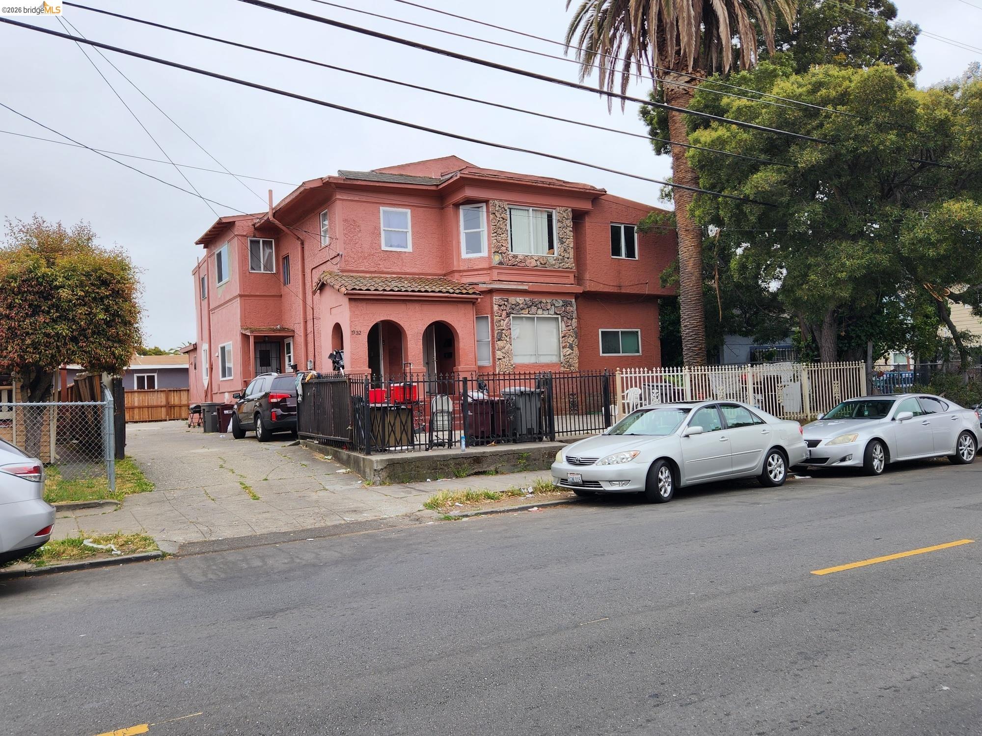 1932 Seminary Ave