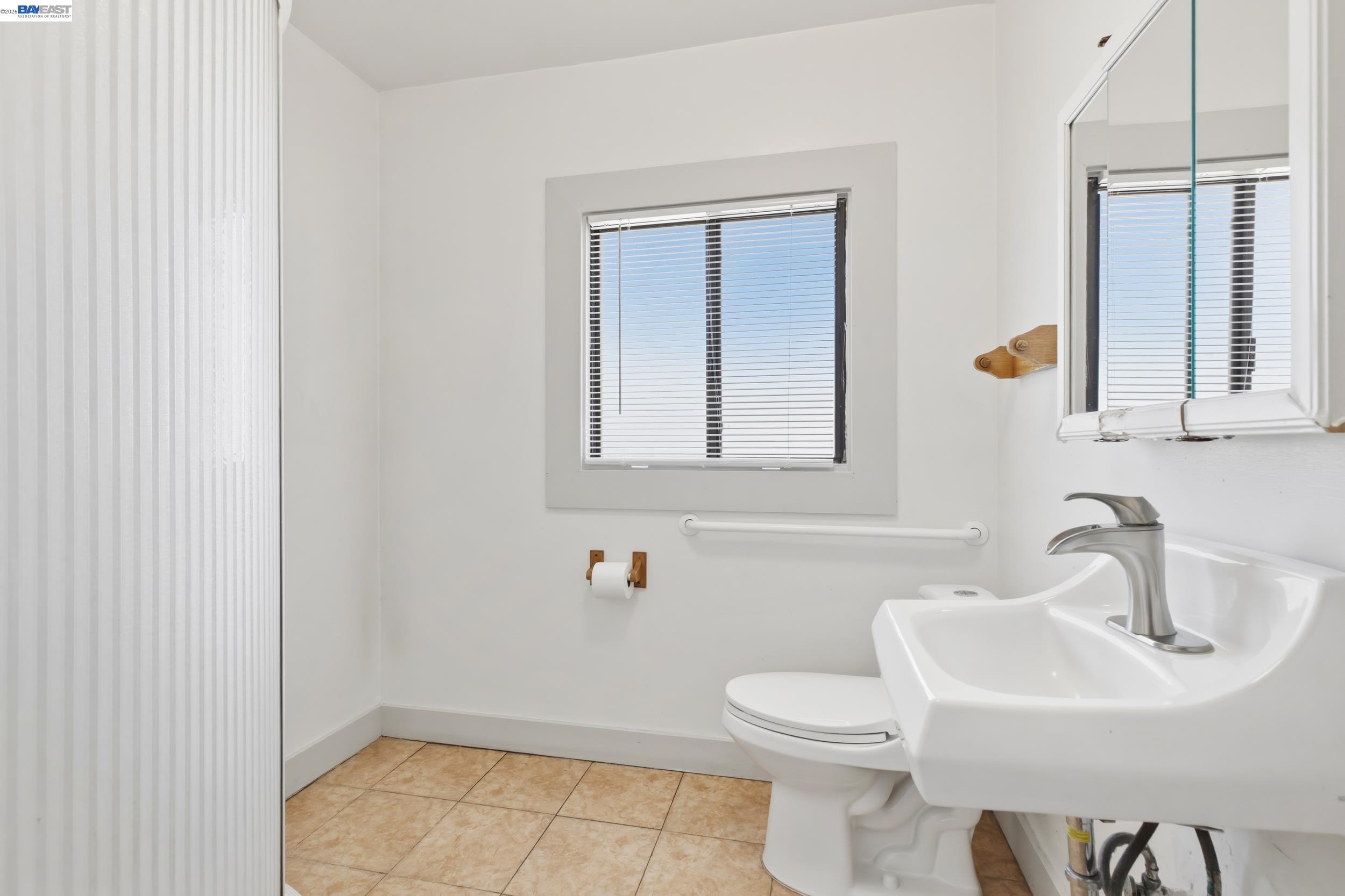 370 E 14Th St