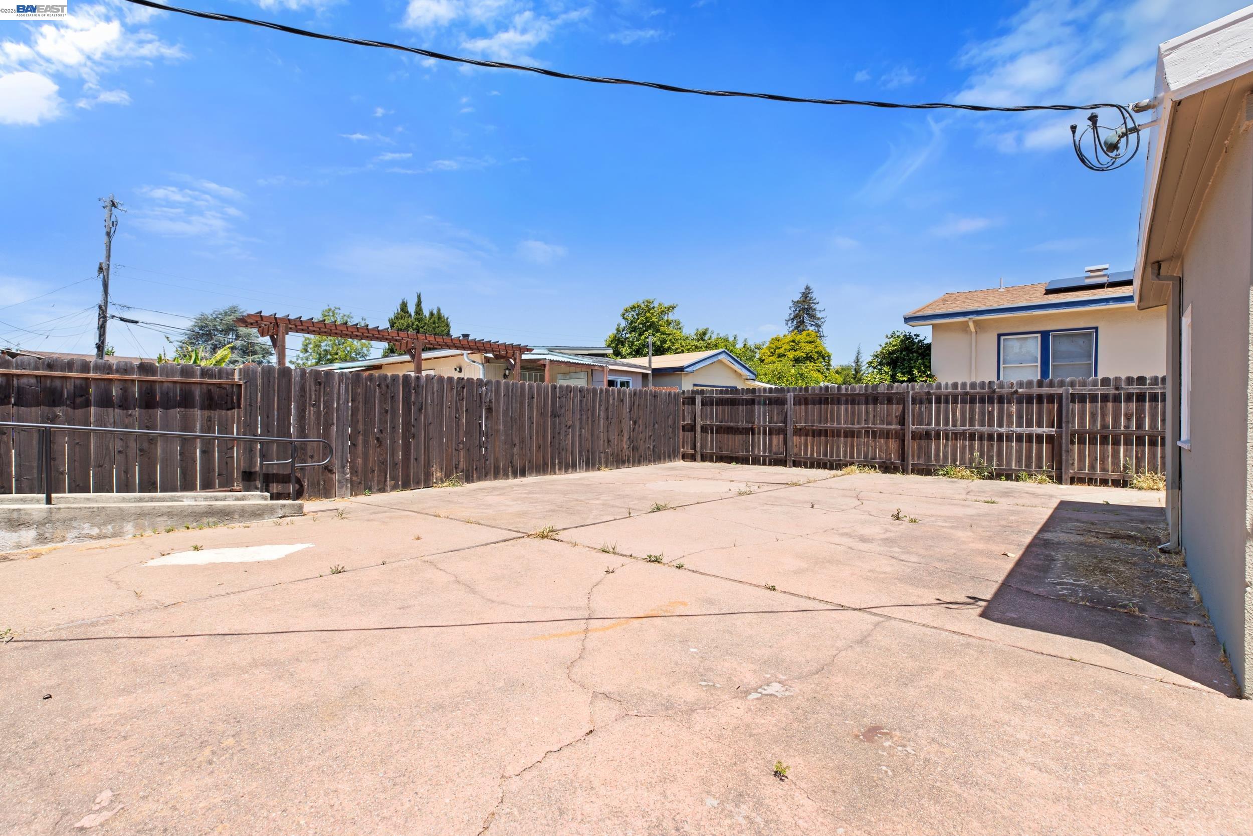 370 E 14Th St