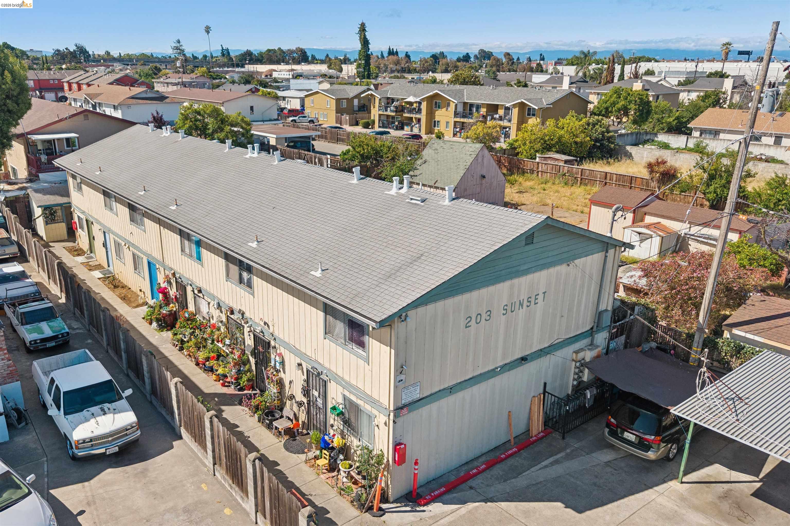 203 Sunset Blvd